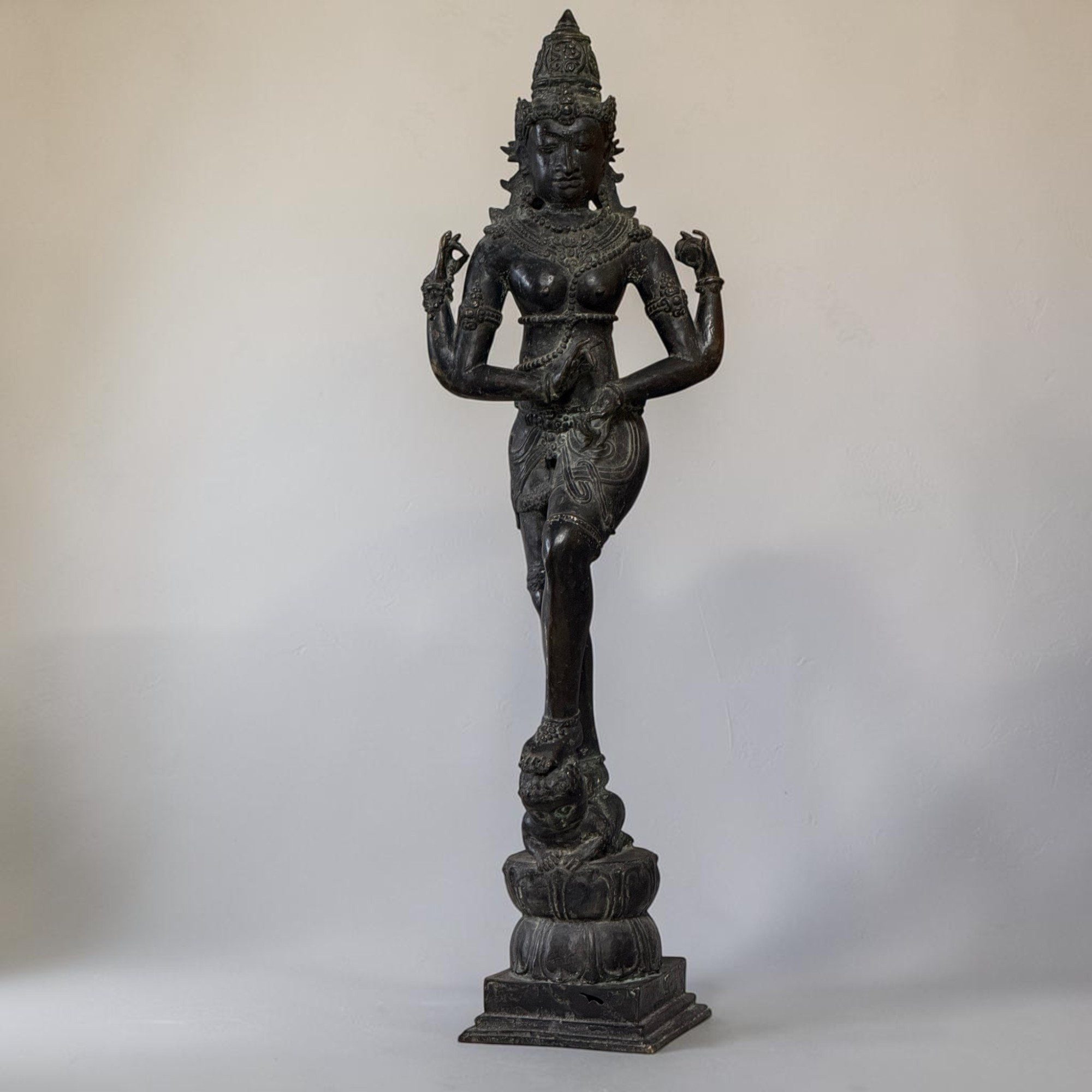 Asien LifeStyle Buddhafigur Bronze Statue Devi Shakti Indien Skulptur alt Chola Stil 106cm