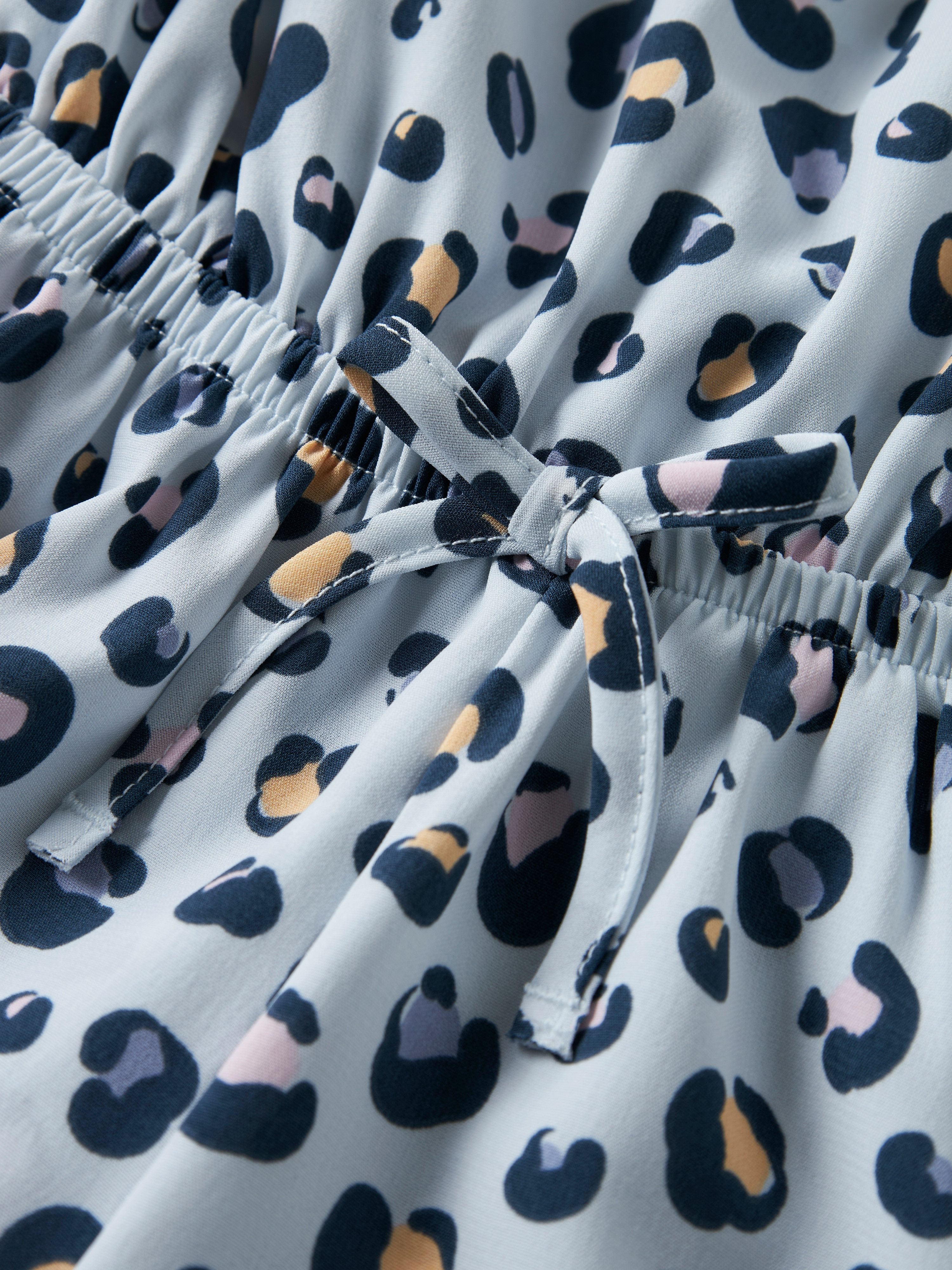 Name It Kurzoverall NKFVINAYA PLAYSUIT FFF Kunstfaser, elastischer Bund, Allover-Druck