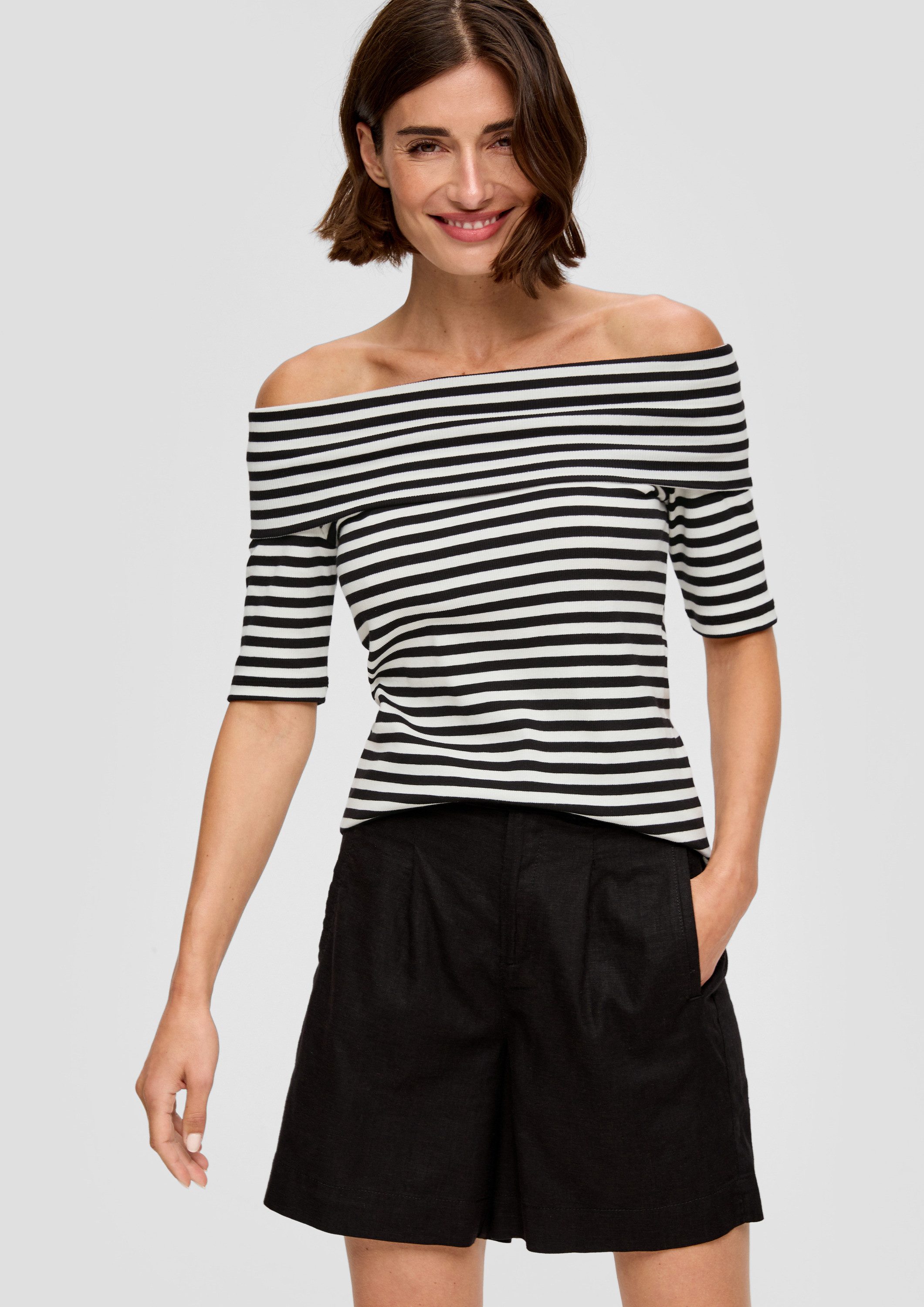 s.Oliver Kurzarmshirt T-Shirt Stretchiges Rippshirt mit Carmen-Ausschnitt