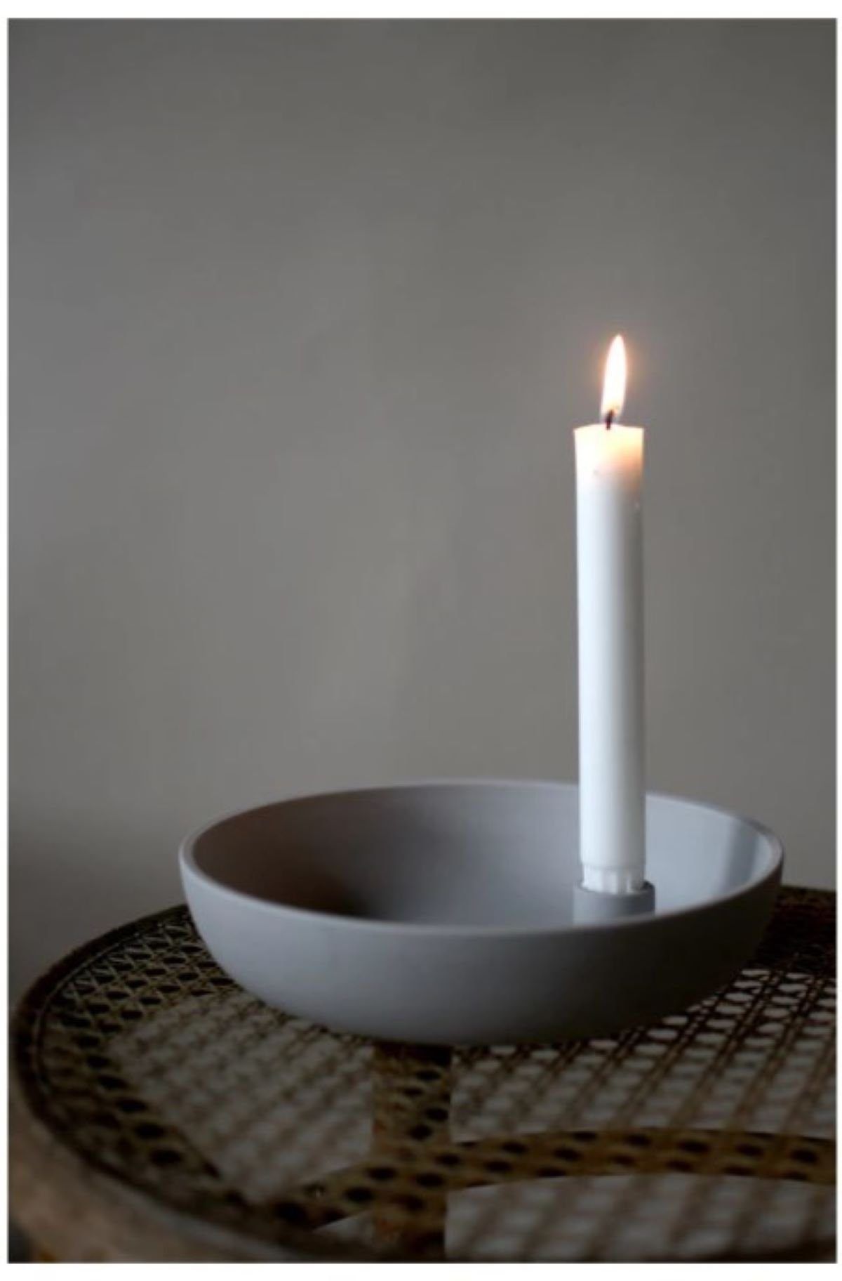 Storefactory Scandinavia Kerzenhalter Lidatorp L Kerzenhalter, hellgrau, Keramik, BxH 21 x 5 cm (1 St), Handgefertigt, daher ein Unikat