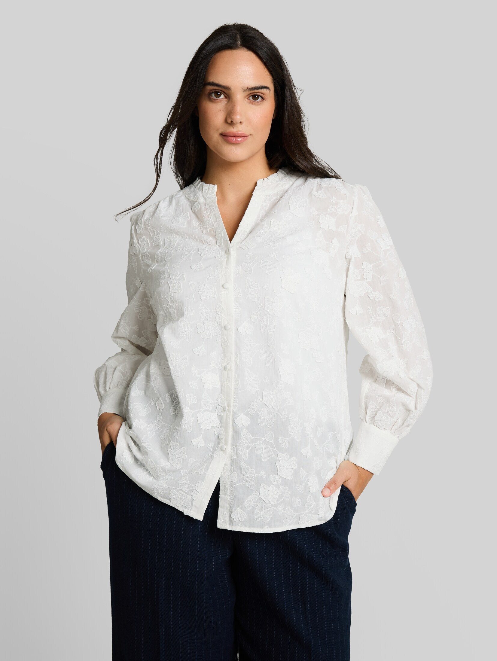 TOM TAILOR PLUS Langarmbluse Blusen & Shirts Plus Size - Loose Fit Bluse mit Stickerei
