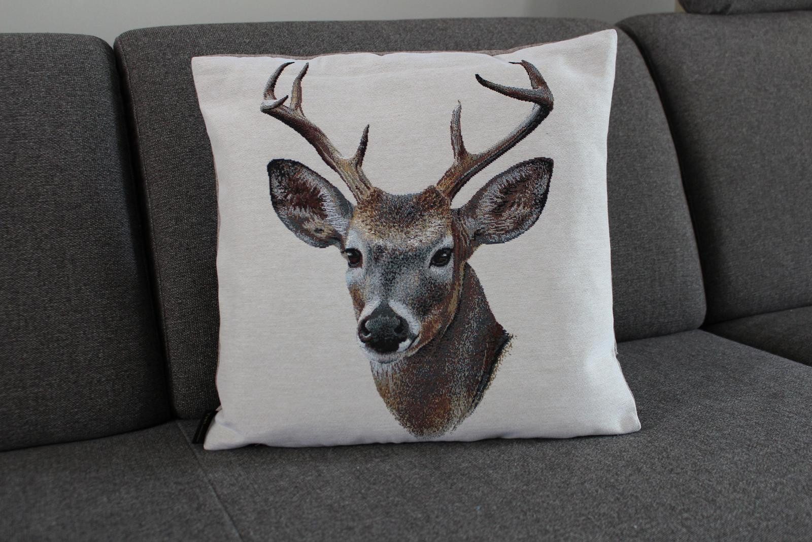 Yve! Decoration Kissenhülle Zierkissenhülle Bergwelten ca. 45 x 45 cm, (1 Stück), Wendekissen mit Reißverschluss Tiermotiv IGEL oder REH