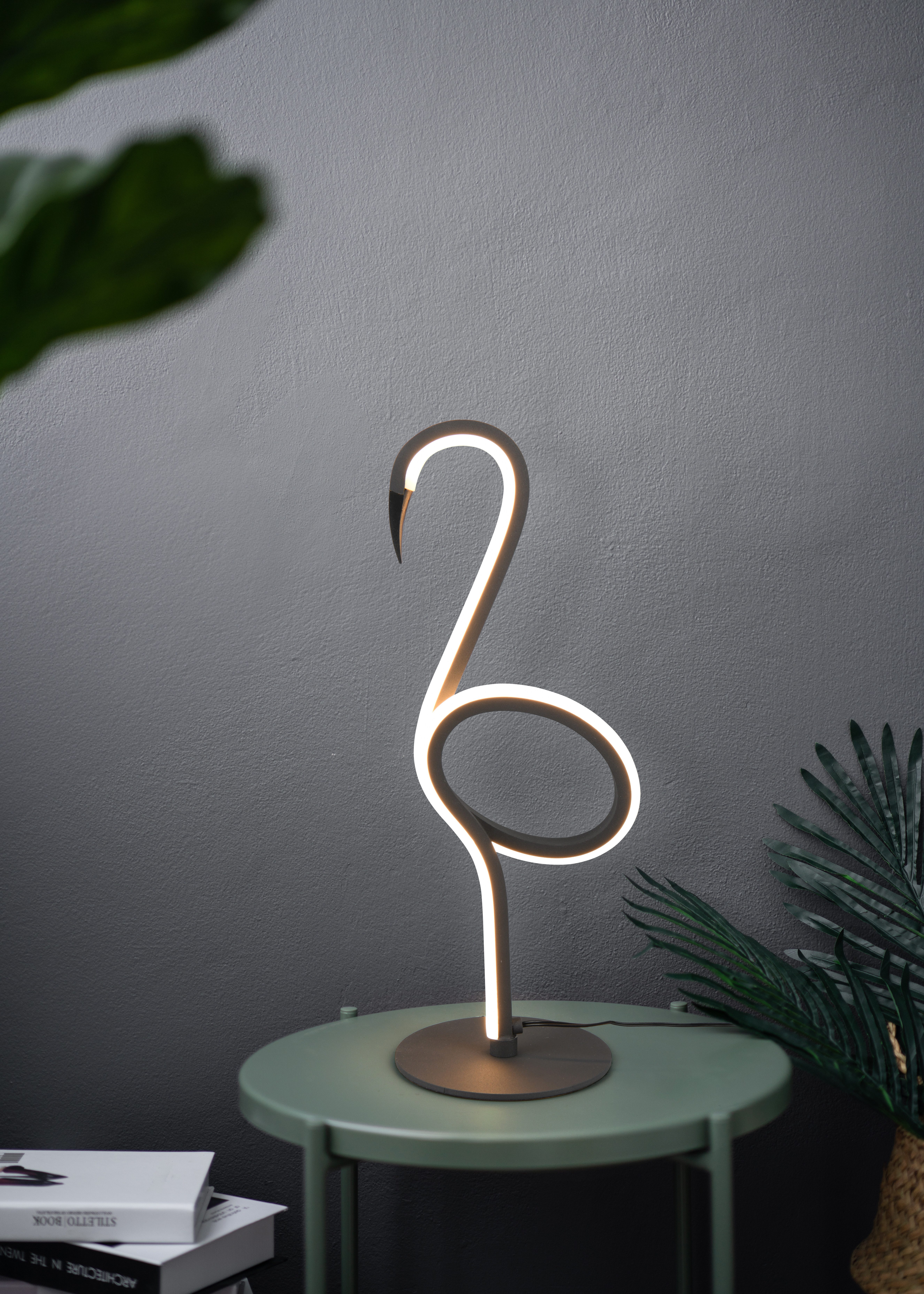 Reality Leuchten LED Tischleuchte INGO, LED Tischlampe in Flamingo Form, 6W 550 Lumen 300K warmweiß, Ein-/Ausschalter, LED fest integriert, Warmweiß, Flamingo Lampe mit Schnurschalter, Höhe 35 cm Ø 12 cm Tiefe 14,5 cm