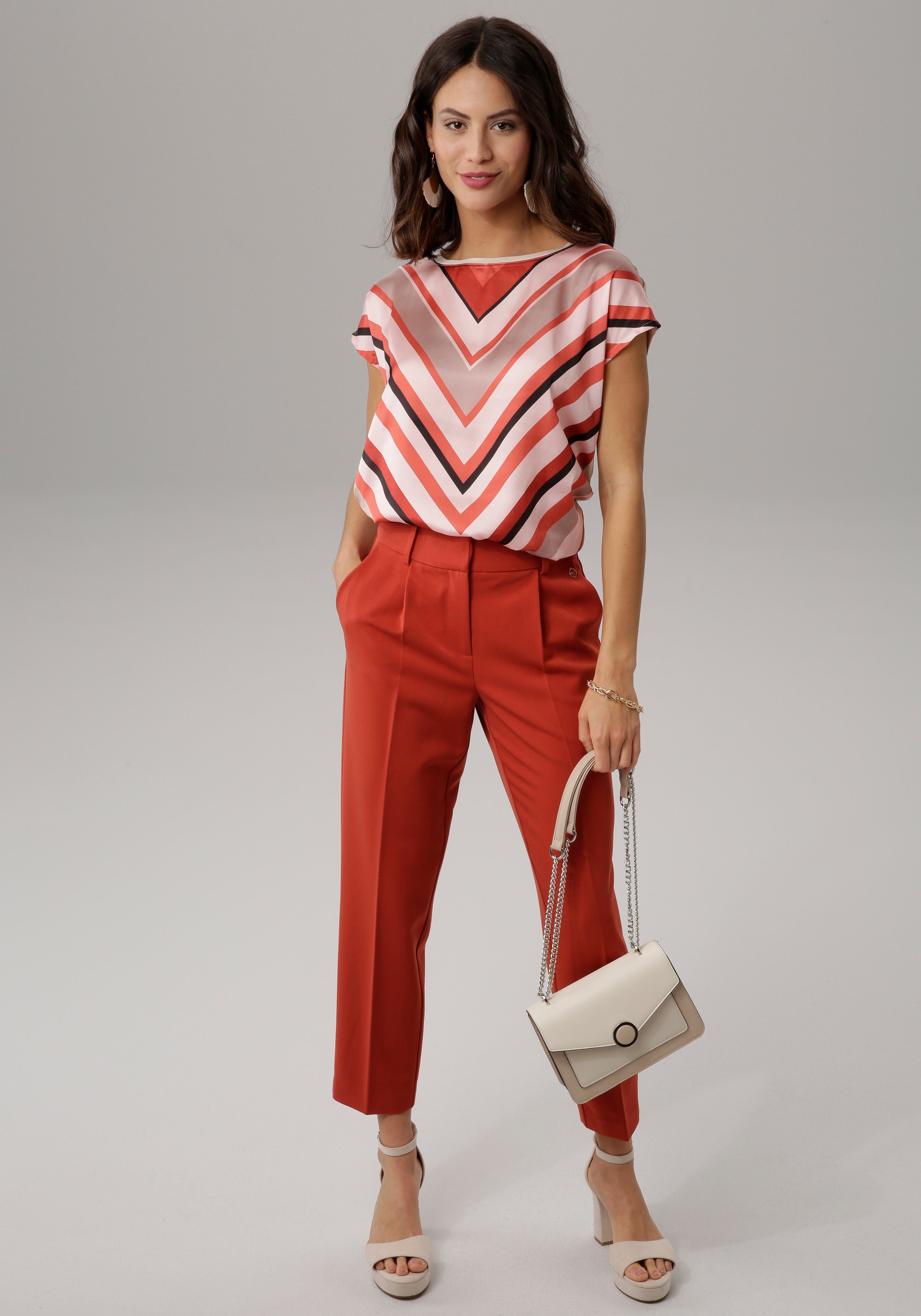 Laura Scott Shirtbluse im Materialmix mit Satin, verschiedene Muster für jeden Geschmack, femininer Stil, Rundhalsausschnitt, lockere Passform – Bild 4 von 5