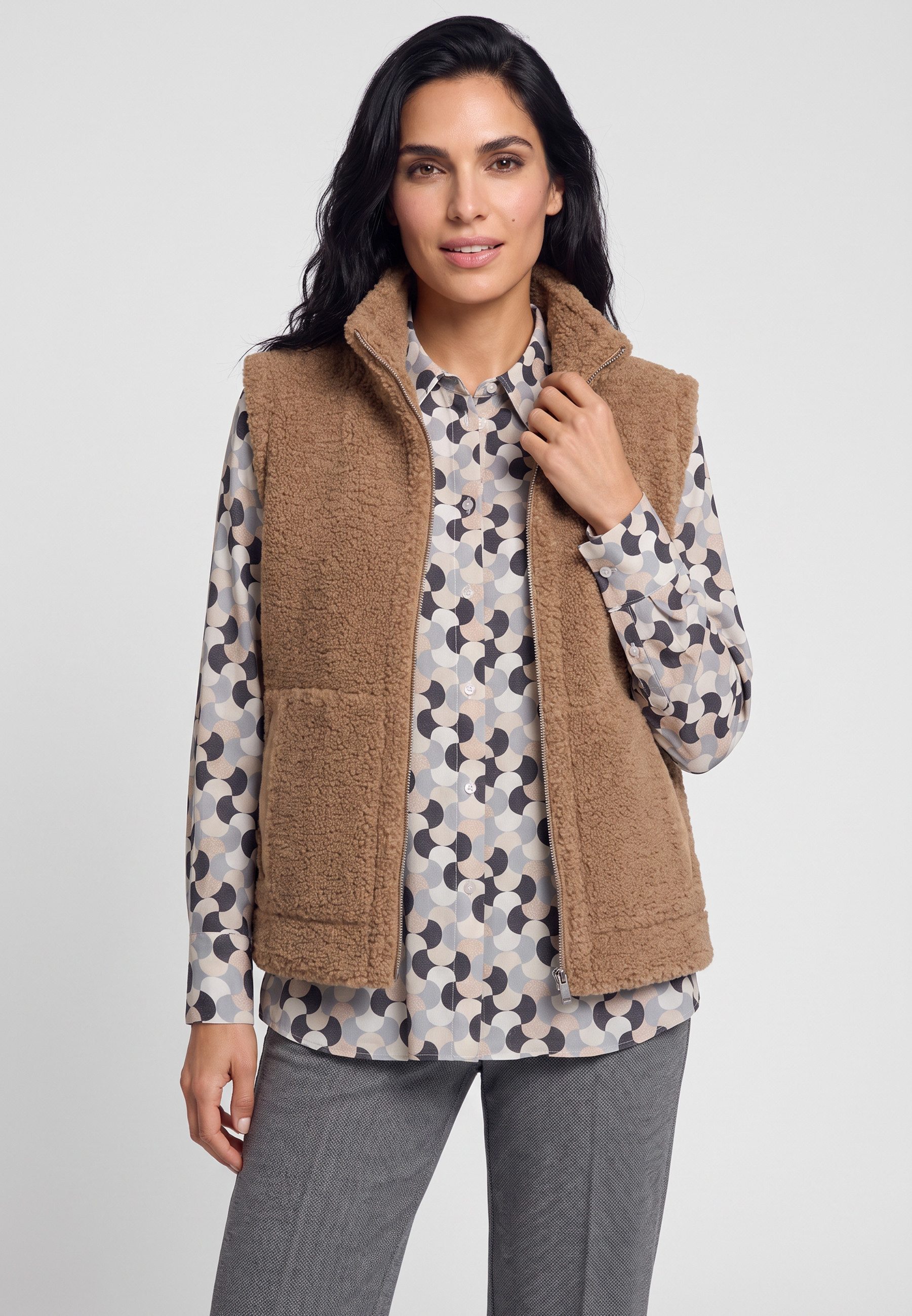 Olsen Outdoorjacke mit Stehkragen, Wendefunktion und Reißverschluss