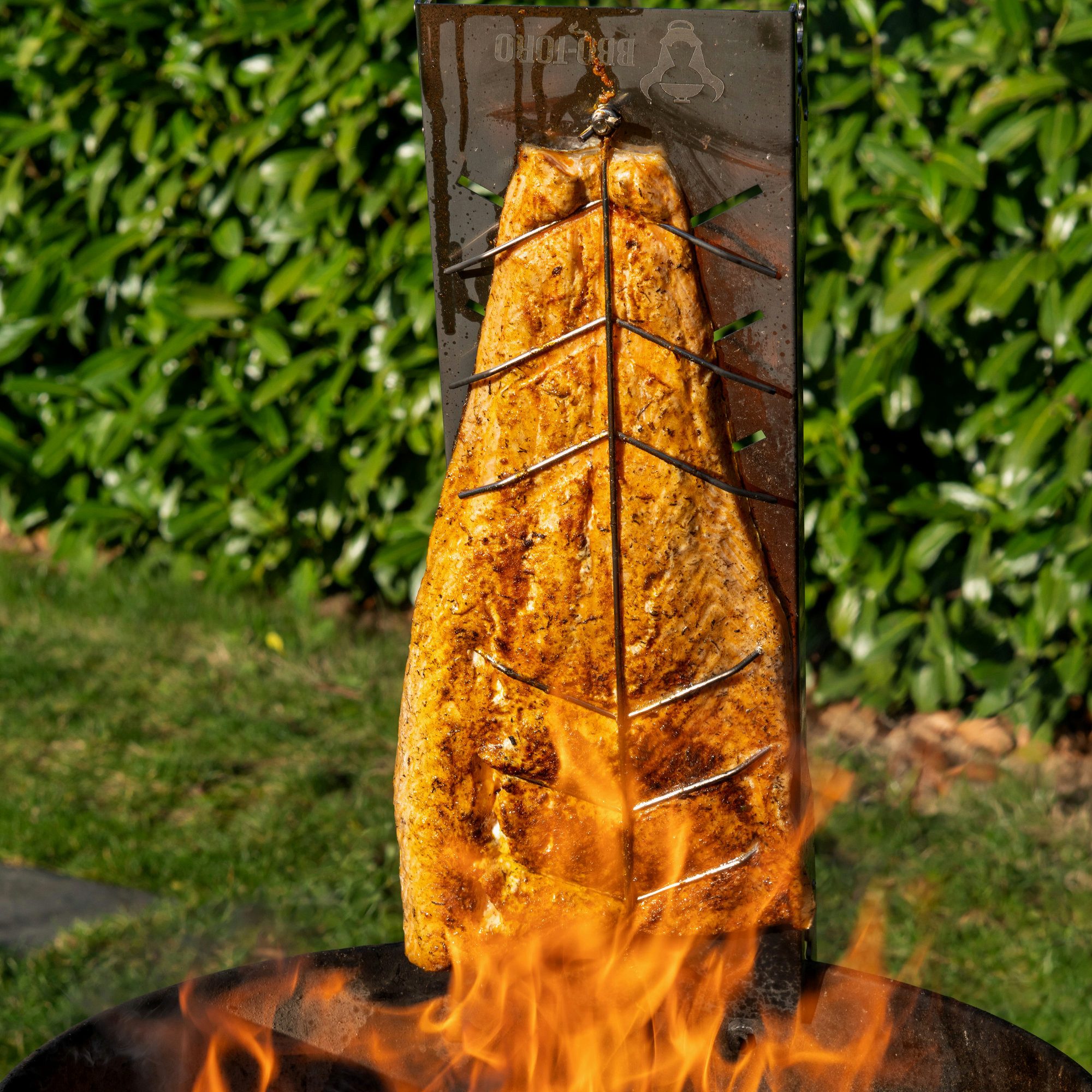 BBQ-Toro Räucherbrett Edelstahl Flammlachsbrett für Fisch und Lachsfilet, Grill, Kugelgrill, Edelstahl