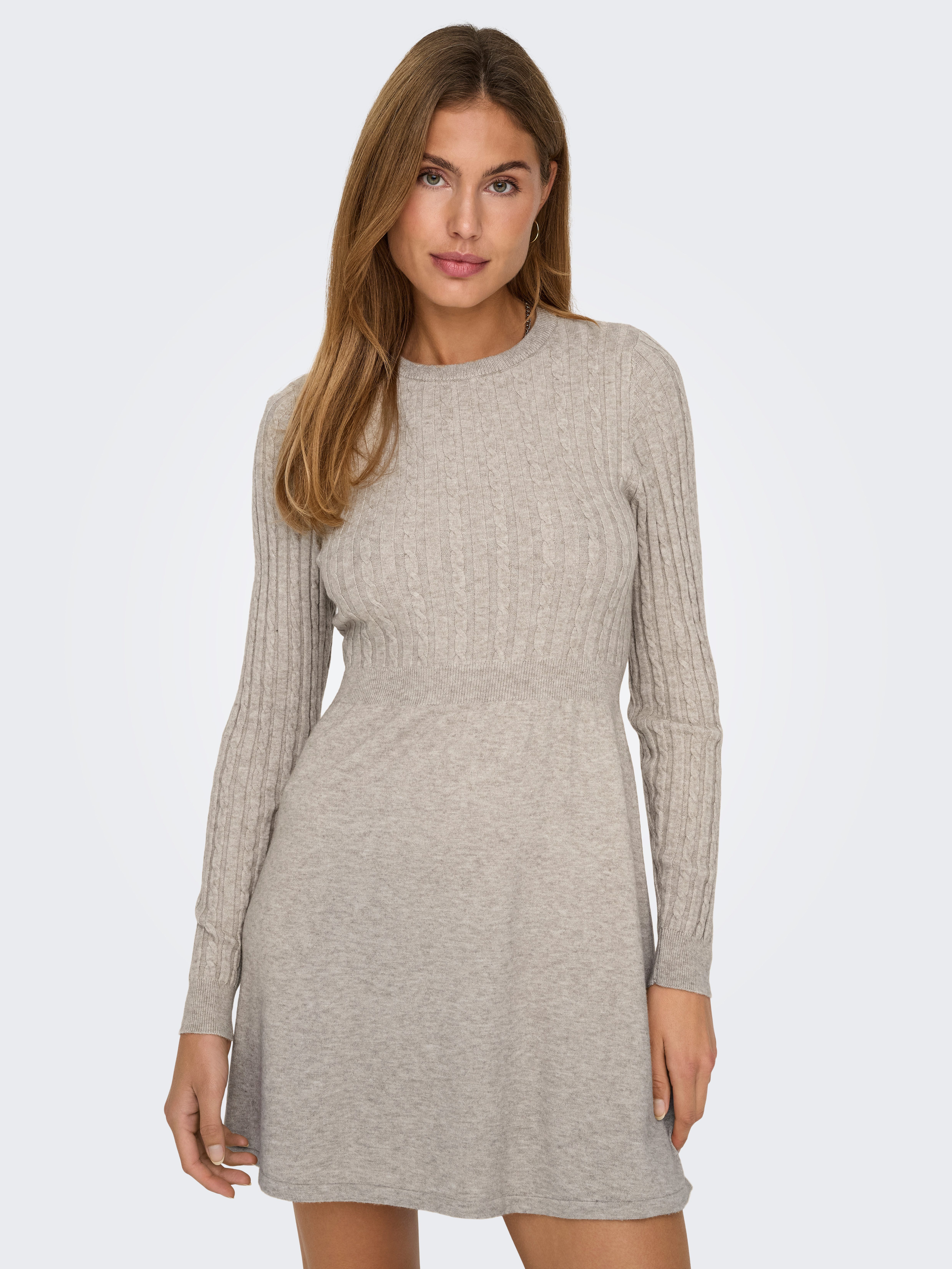ONLY Strickkleid ONLFIA LS CABLE DRESS KNT tailliert und mit dezentem Zopfs günstig online kaufen
