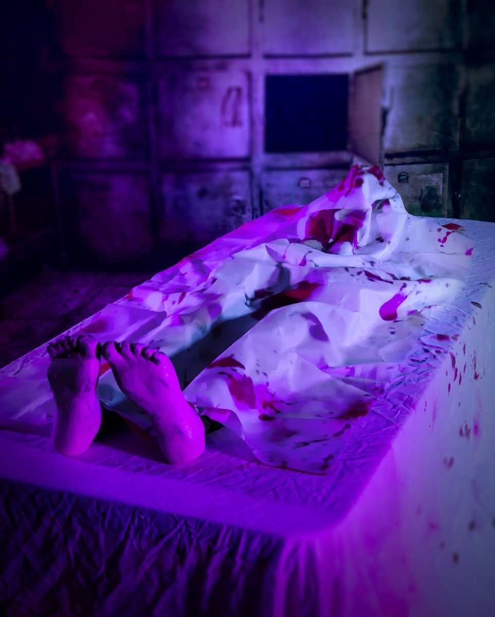 Horror-Shop Dekoobjekt John Doe Halloween Animatronic Autopsieleiche