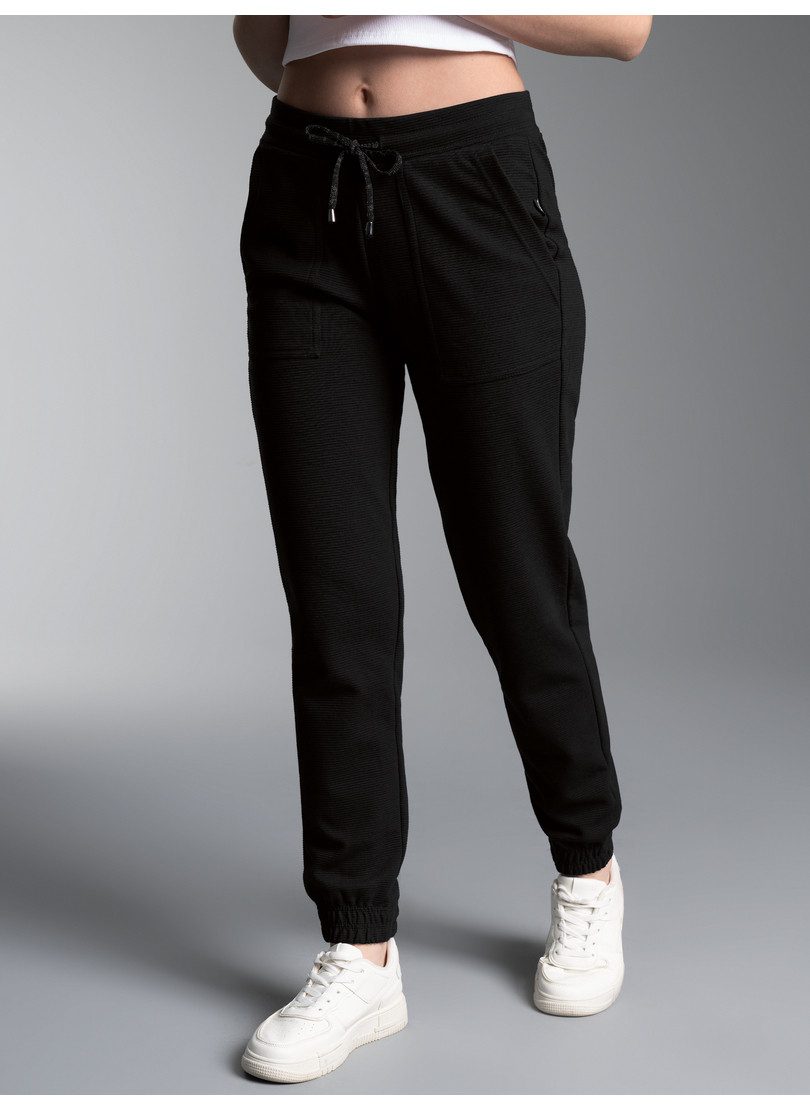 Trigema Jerseyhose TRIGEMA Bequeme Jogginghose mit großen Taschen (1-tlg)