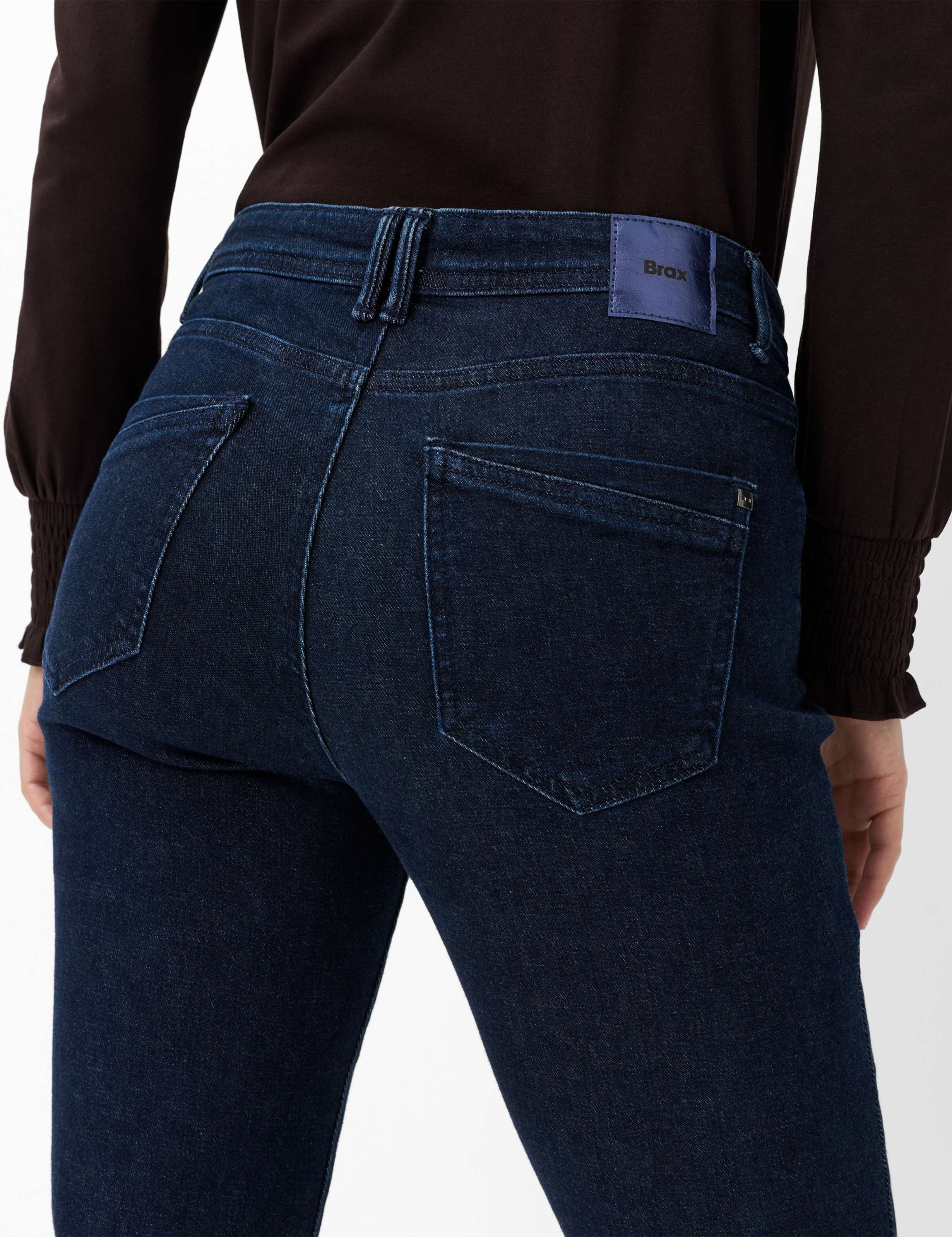 Brax 5-Pocket-Jeans Style CAROLA Denim: Five-Pocket-Jeans im Feminine Fit – Bild 4 von 5