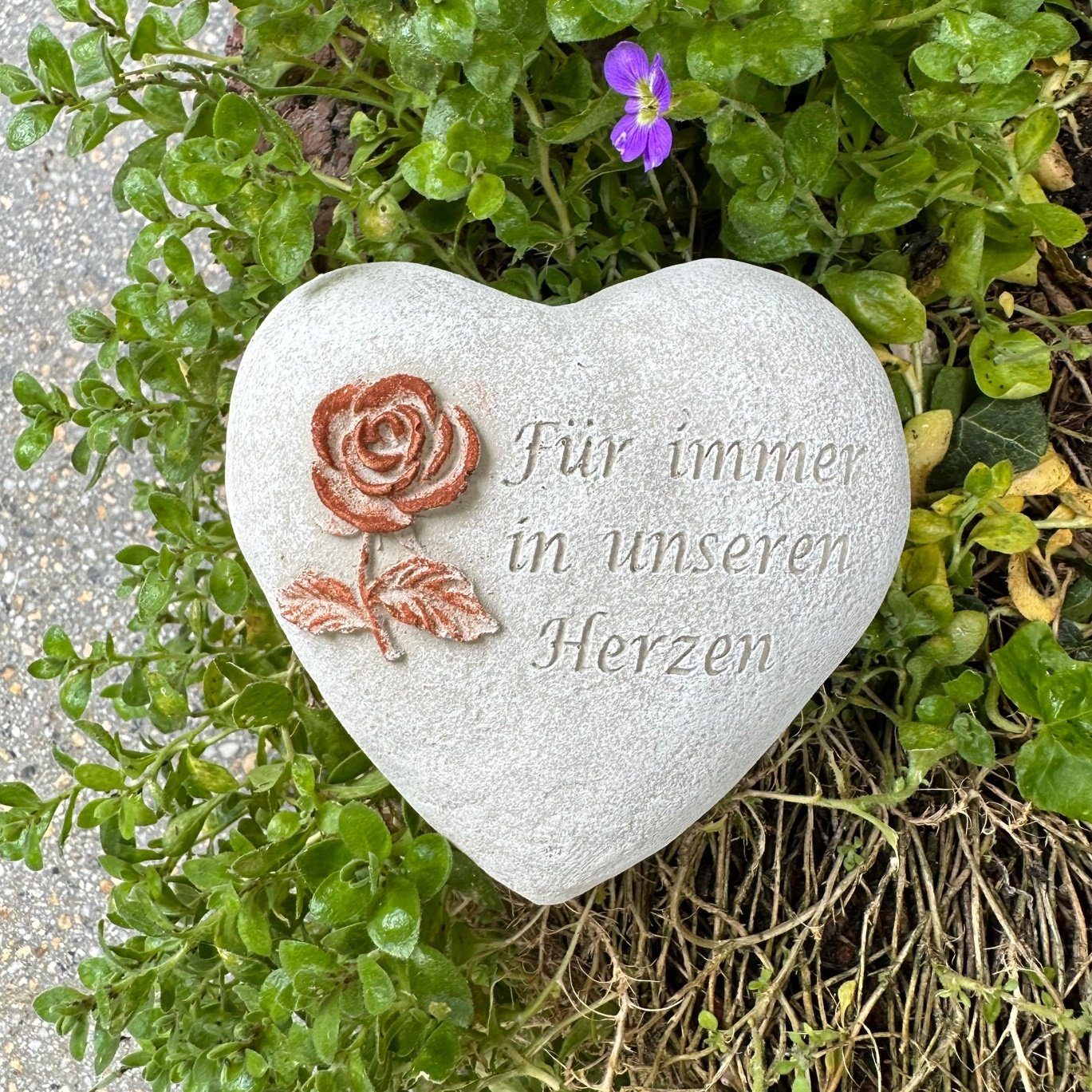 Radami Gartenfigur Grabherz Grabschmuck Grab Herz Spruch - Für immer in unseren Herzen -