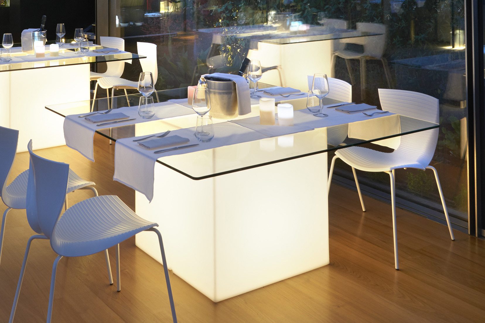 Slide Esstisch Square