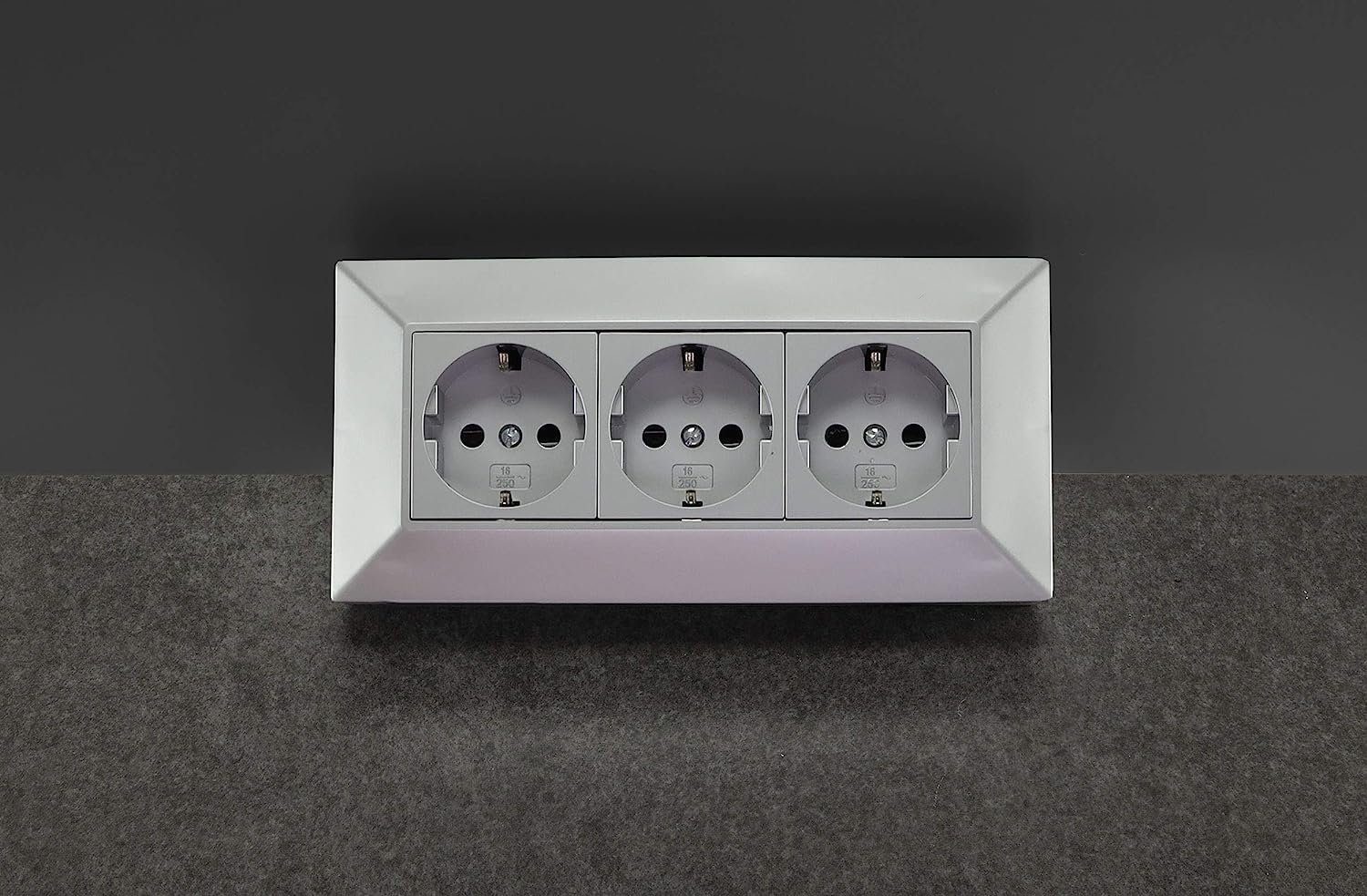 ChiliTec 3-fach Steckdosenblock, silber Mehrfachsteckdose
