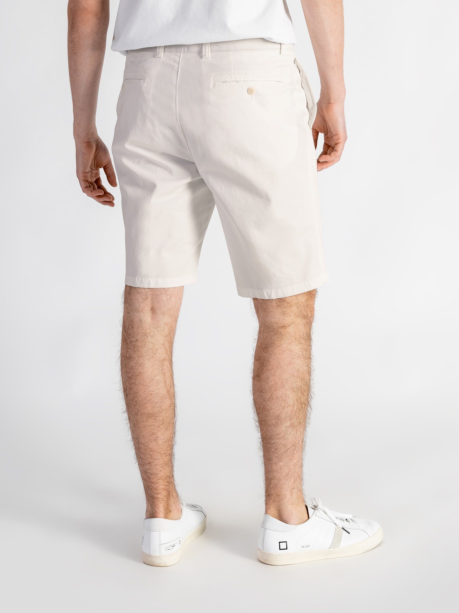 mit hellbeige Shorts Shorts TwoMates GOTS-zertifiziert Bund, elastischem Farbauswahl,