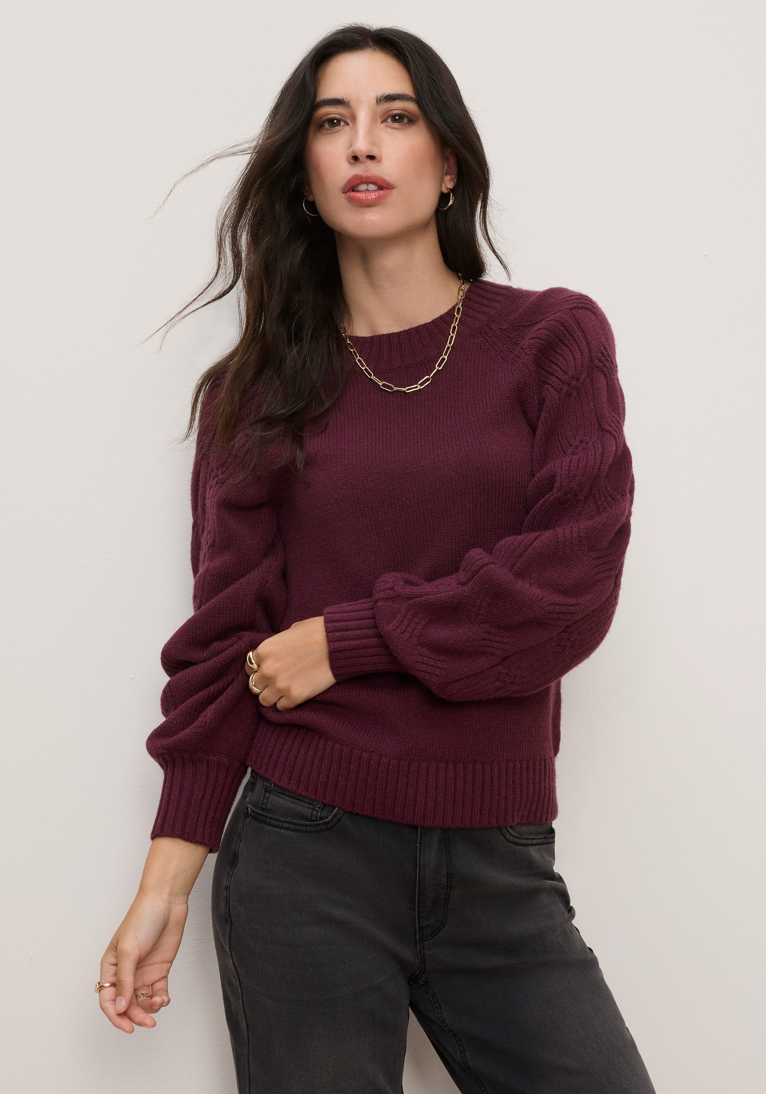 Tamaris Strickpullover mit lockerem Schnitt, aus weicher Viskosemischung mit Rundhals-Ausschnitt und Zopfmuster
