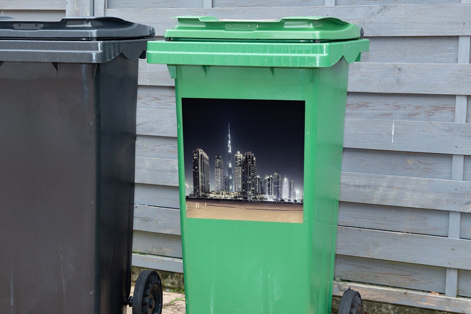 St), Wandsticker über (1 den Sticker, MuchoWow Container, Der Himmel Khalifa erhellt mit anderen Mülleimer-aufkleber, Burj Dubai Abfalbehälter Mülltonne,