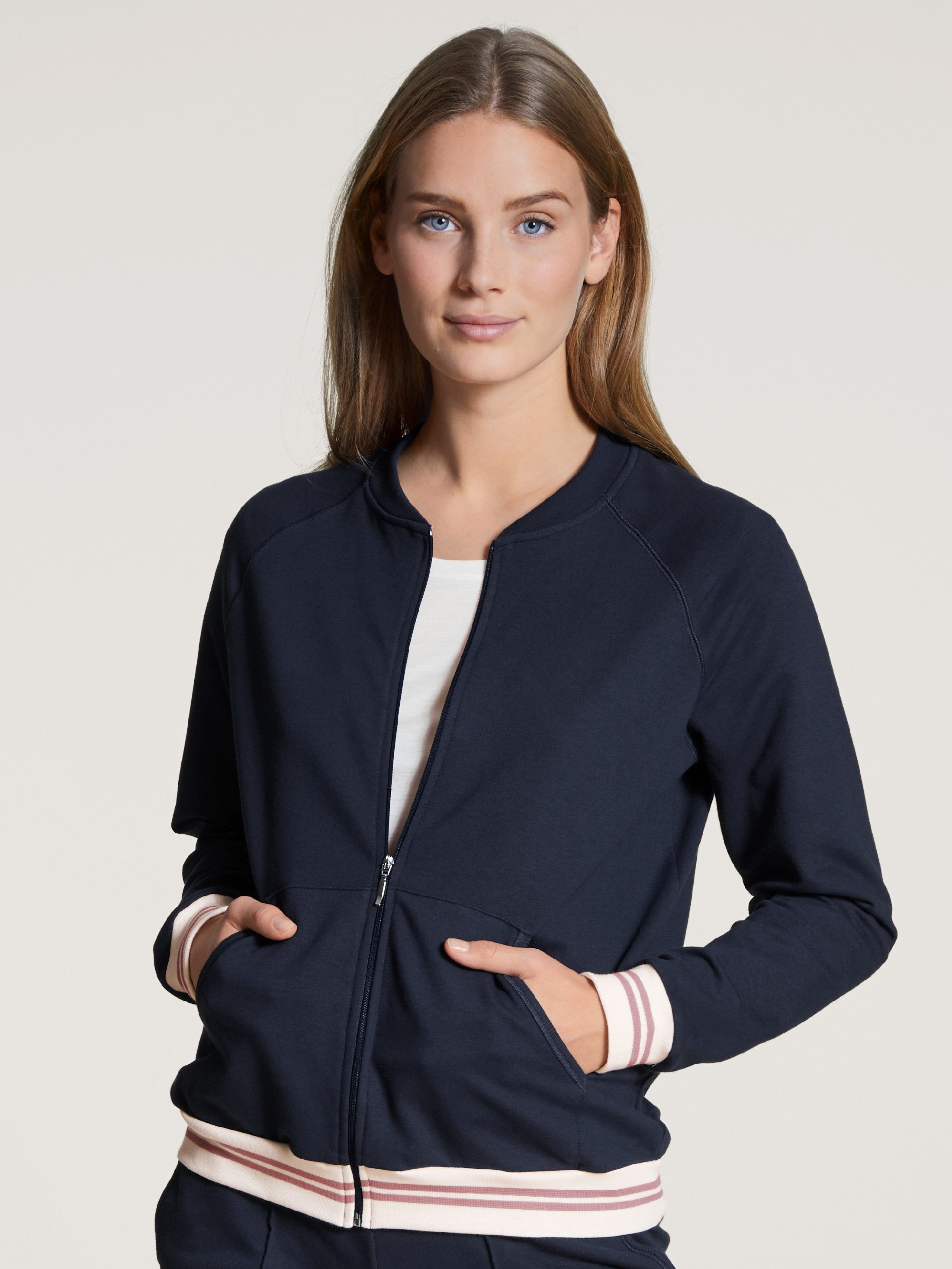 CALIDA Trainingsjacke Favourites Damen (1-St) günstig online kaufen
