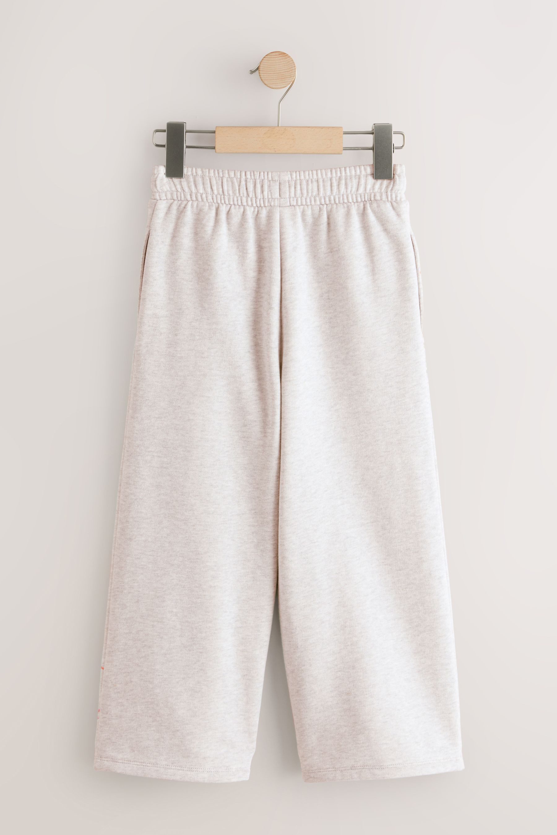 Next Jogginghose Sporthose mit weitem Bein (1-tlg)