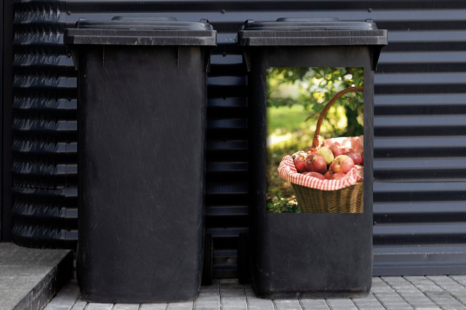 MuchoWow Wandsticker Korb - Apfel (1 Abfalbehälter Mülleimer-aufkleber, Sticker, Mülltonne, Container, St), Vorleger 