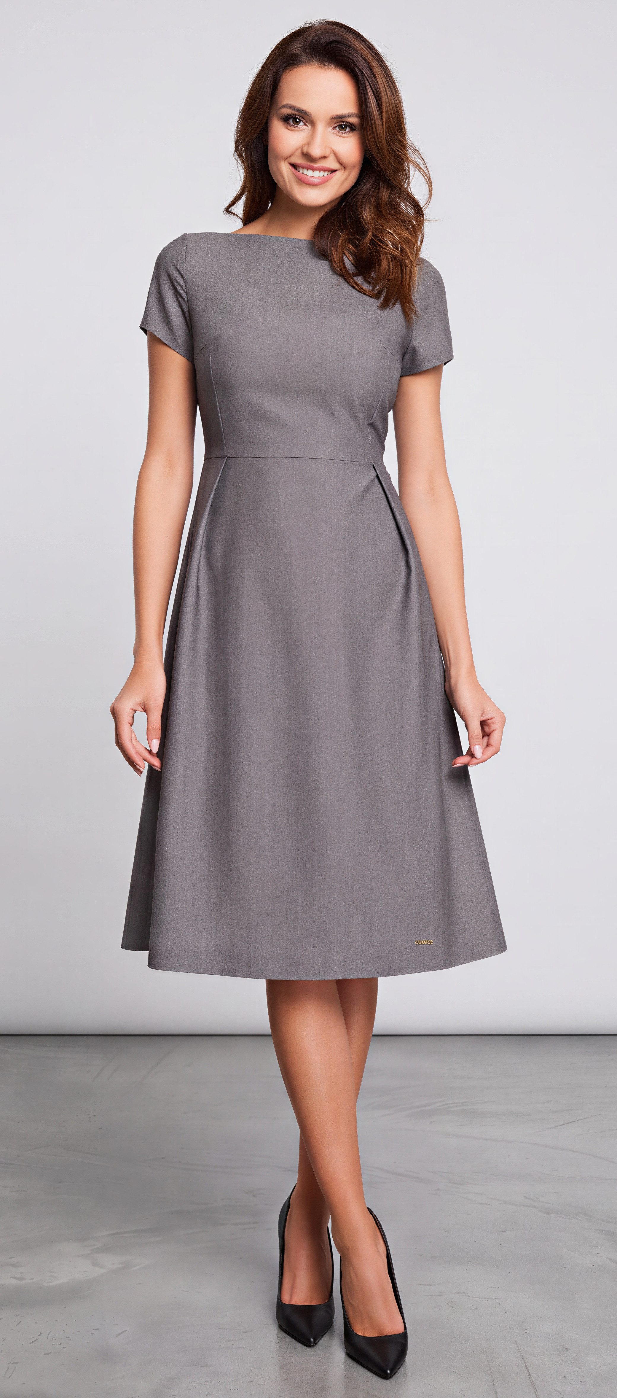 Awama Midikleid mit kurzen Ärmeln und ausgestelltem Rockteil