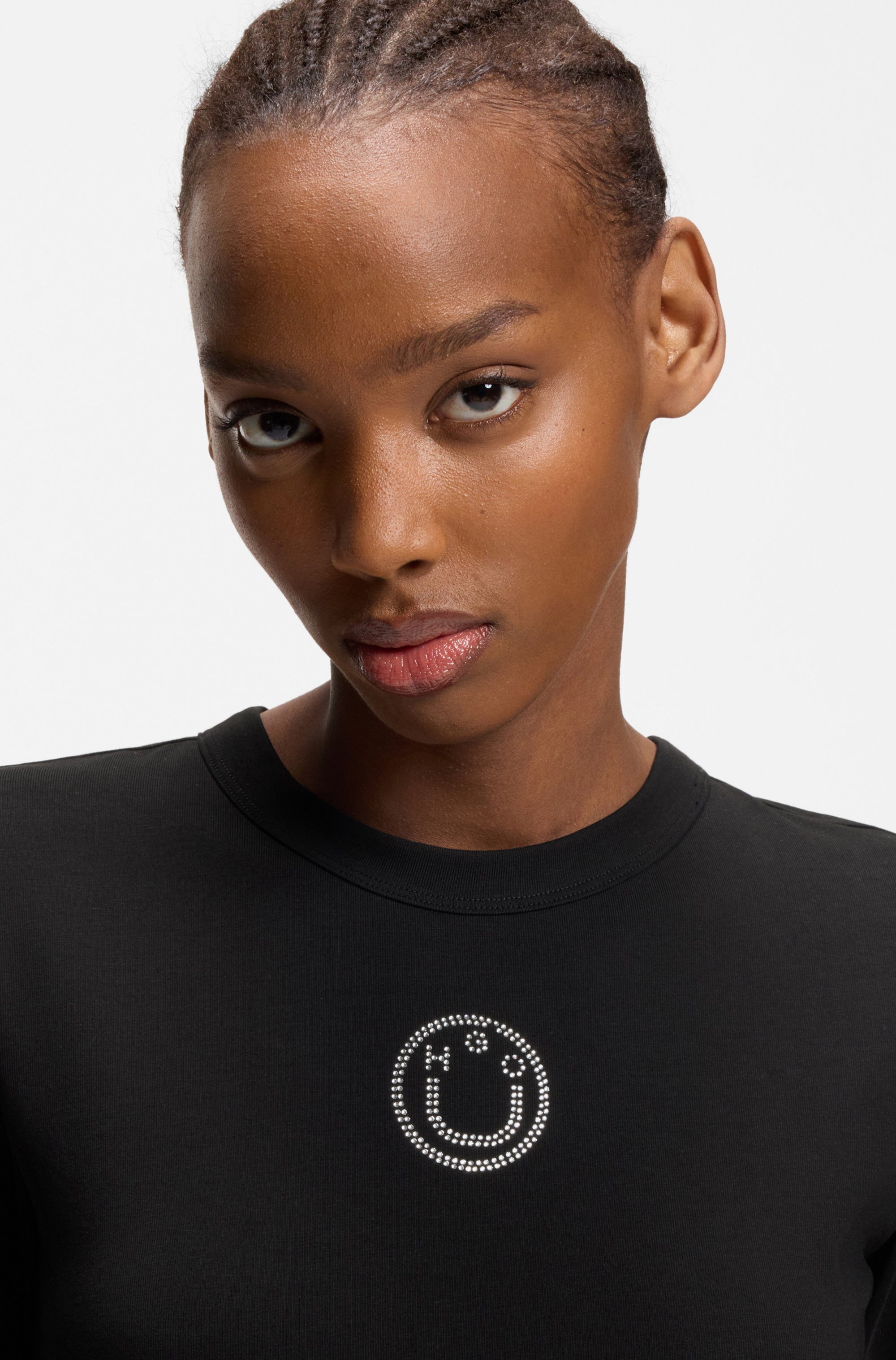 HUGO Langarmshirt Daliriee cropped, Rundhals, mit Strassbesatz