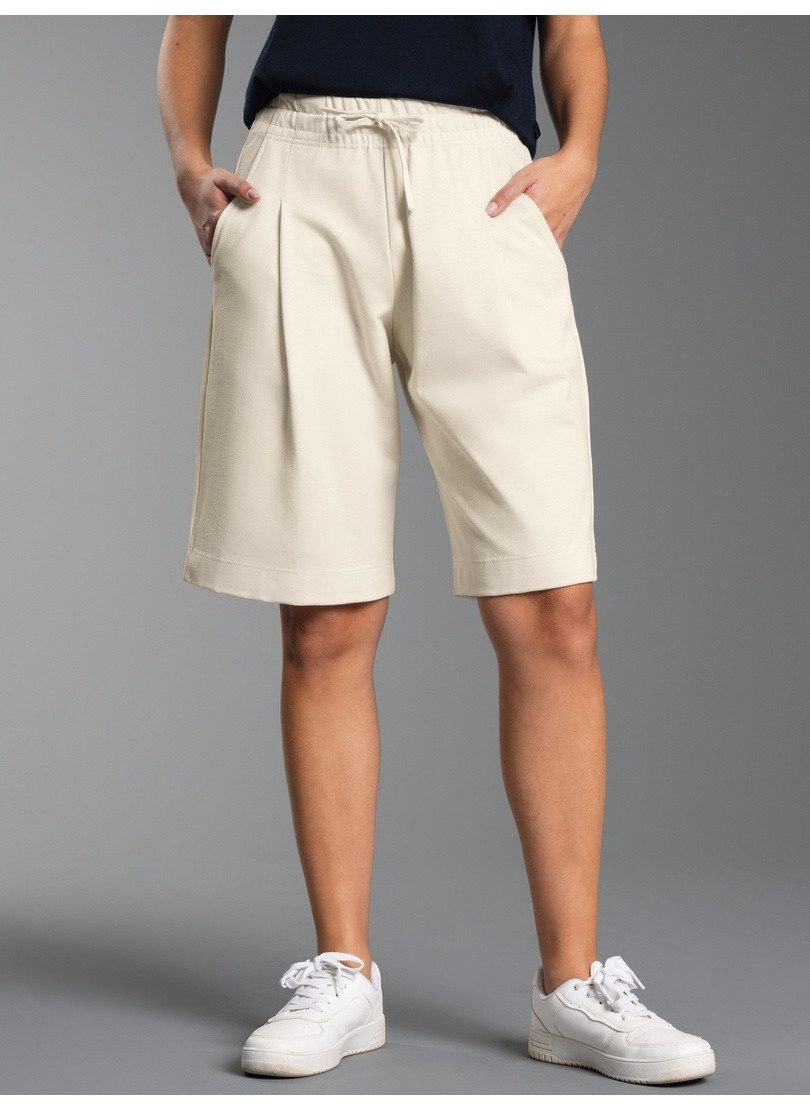 Trigema Bermudas TRIGEMA Shorts in Piqué-Qualität mit modischen Falten (1-tlg)