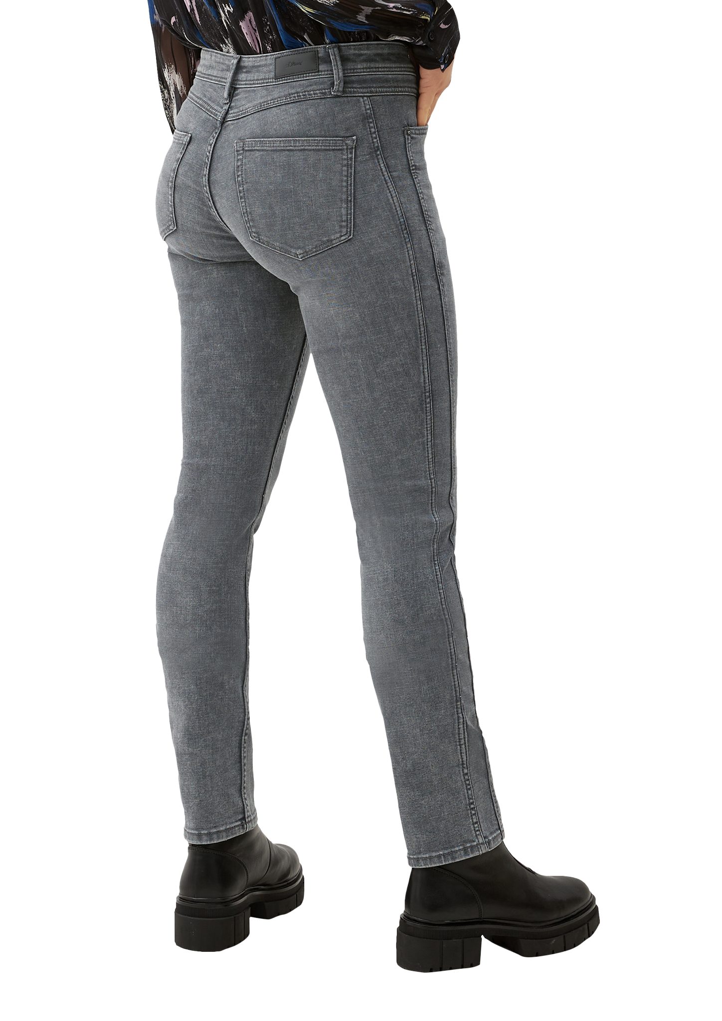 s.Oliver 5-Pocket-Jeans Leg Mid Slim / Jeans / Betsy Waschung, schiefergrau / Fit Leder-Patch, Rise Slim Ziernaht