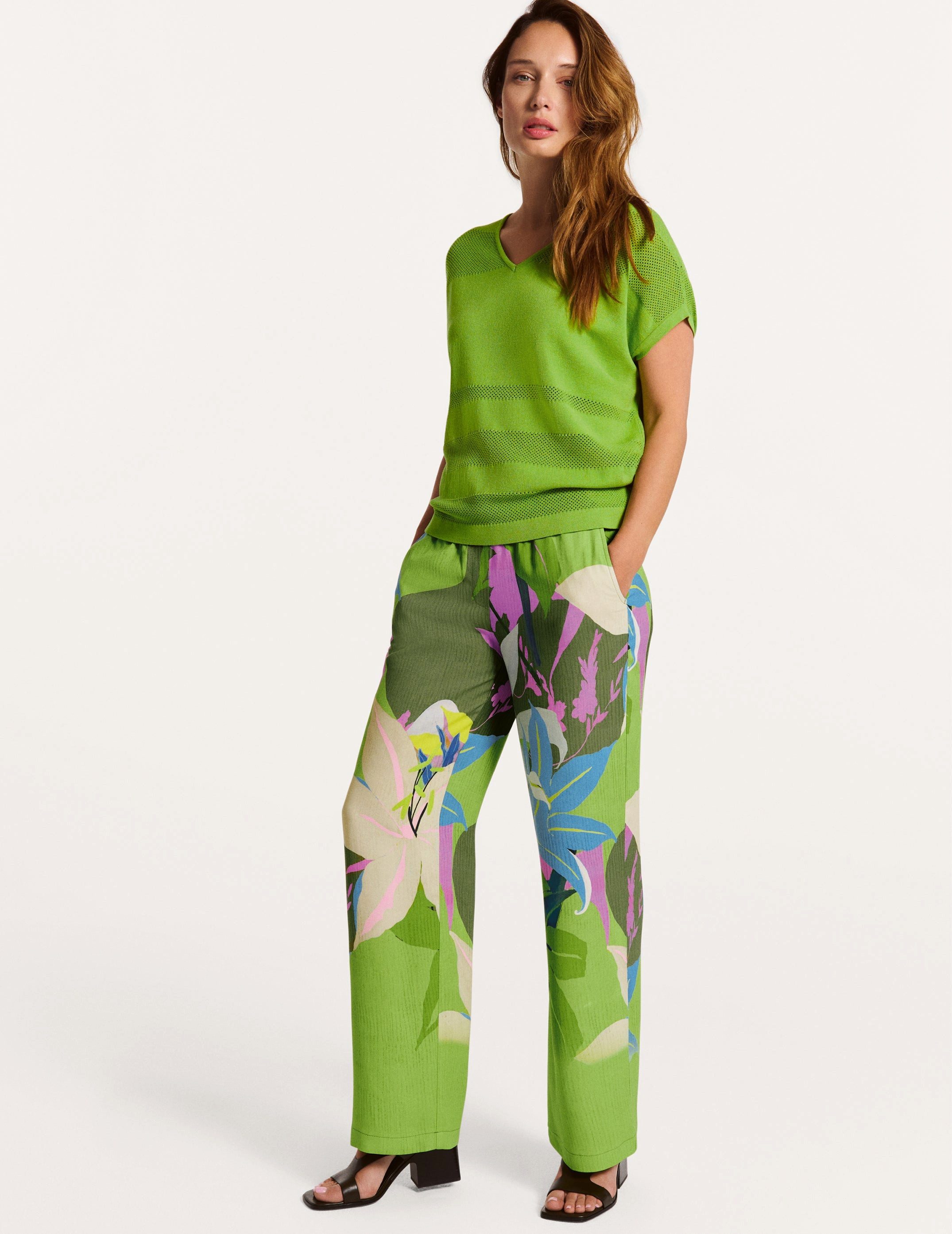 Faber Stoffhose Stoffhose mit Exotic Floral Print "Wide Fit"