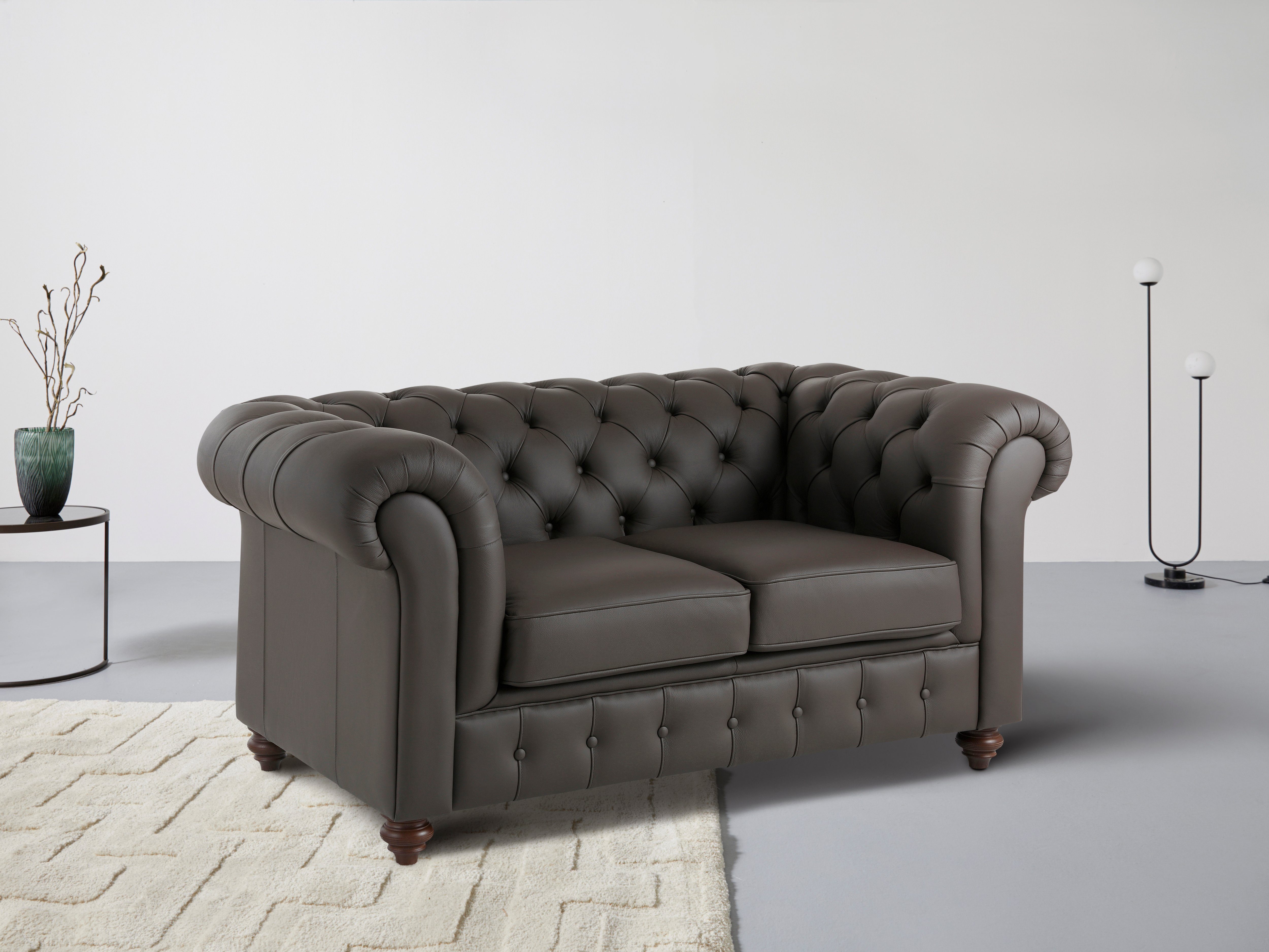 Home affaire Chesterfield-Sofa Chesterfield 2-Sitzer B/T/H: 150/89/74 cm, mit hochwertiger Knopfheftung, auch in Leder