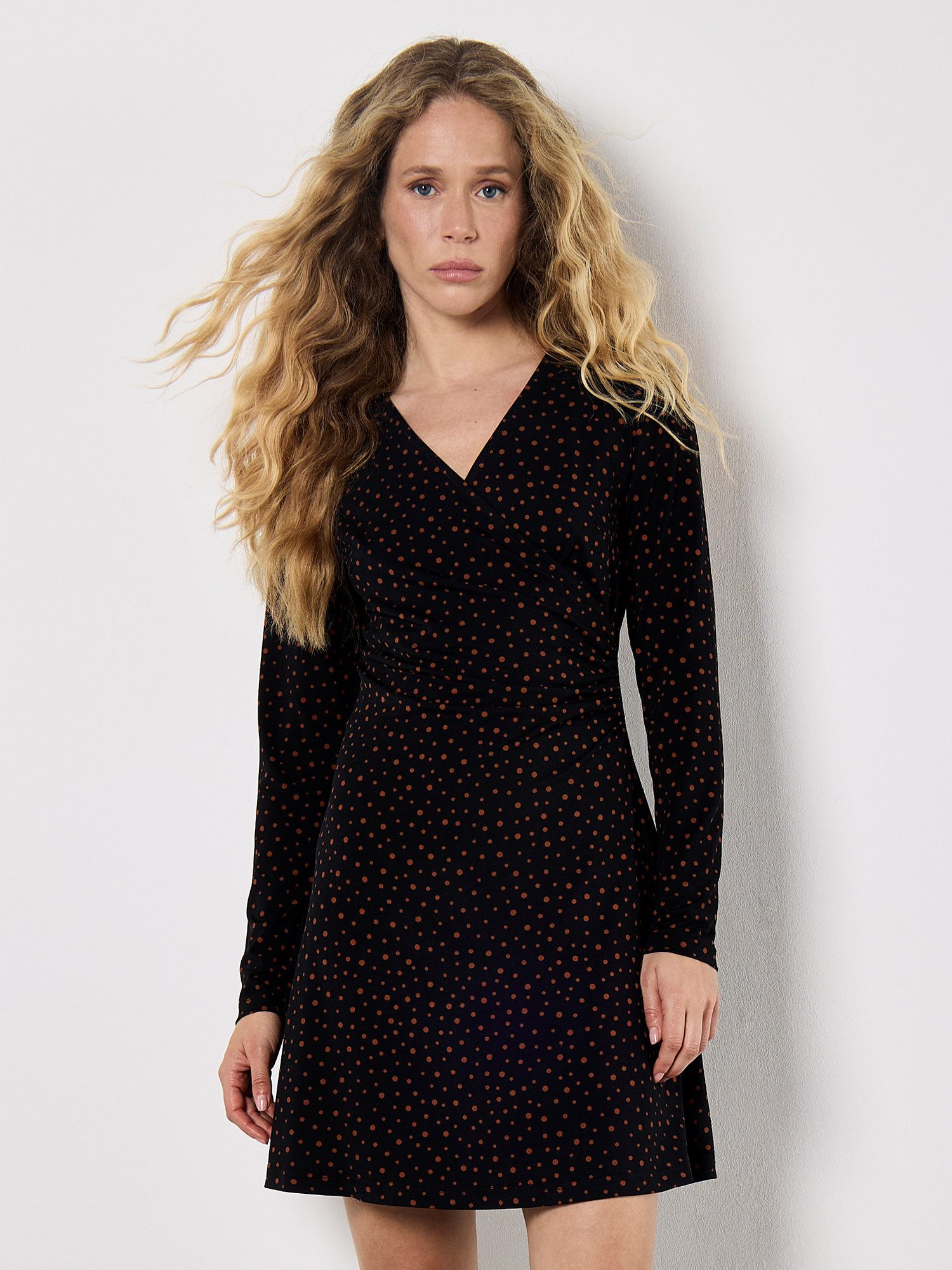 Apricot Druckkleid Wickelkleid mit Punktedruck günstig online kaufen