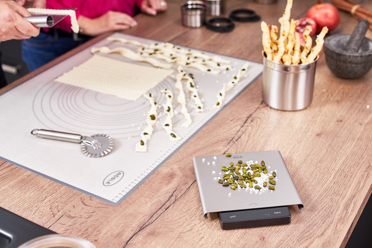 RÖSLE Küchenwaage, (1-tlg), mit Wiegefläche aus Edelstahl, LCD-Display, Tragkraft bis 5 kg