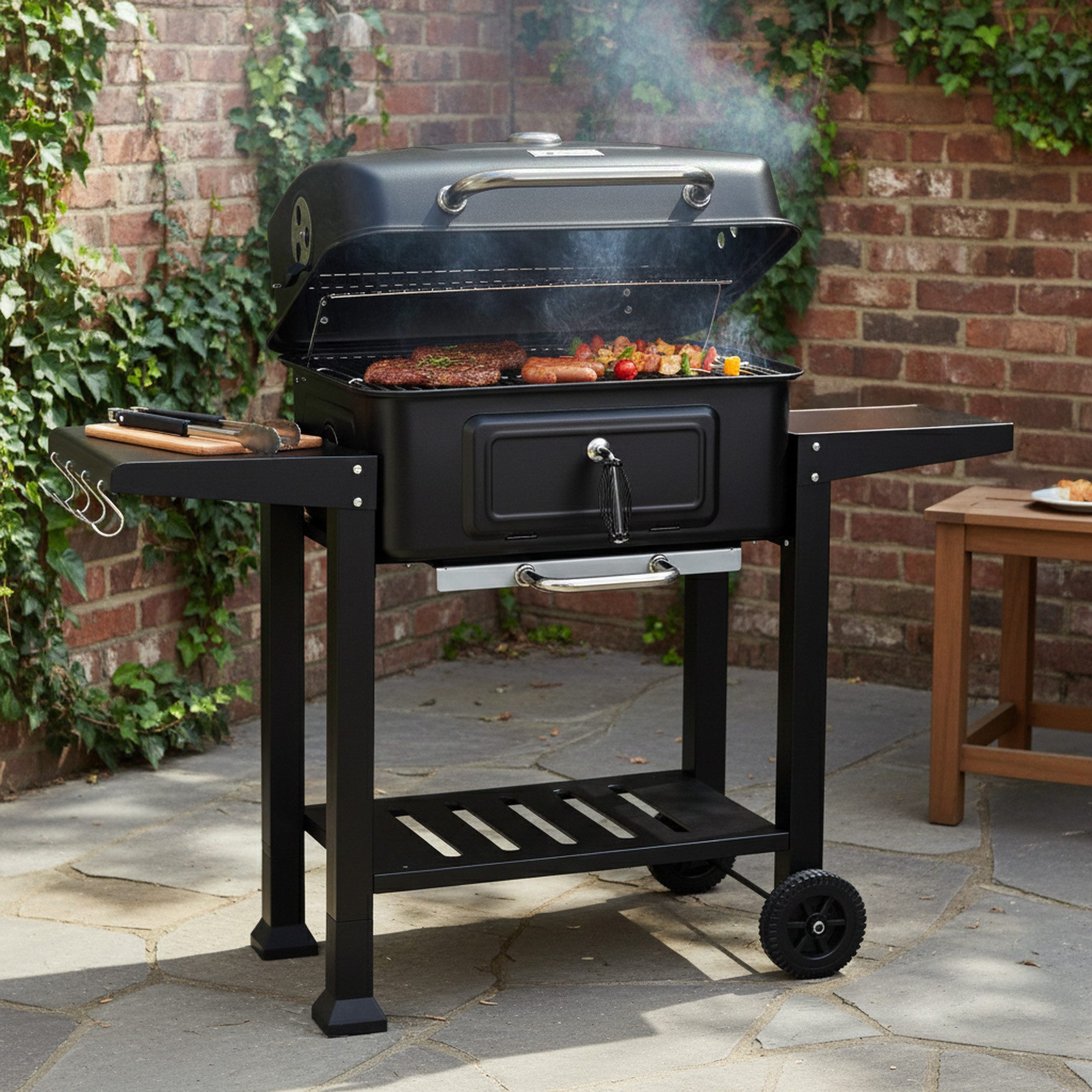 BBQ-Toro Holzkohlegrill Holzkohle Grillwagen mit höhenverstellbarer Kohleschale, Holzgrill