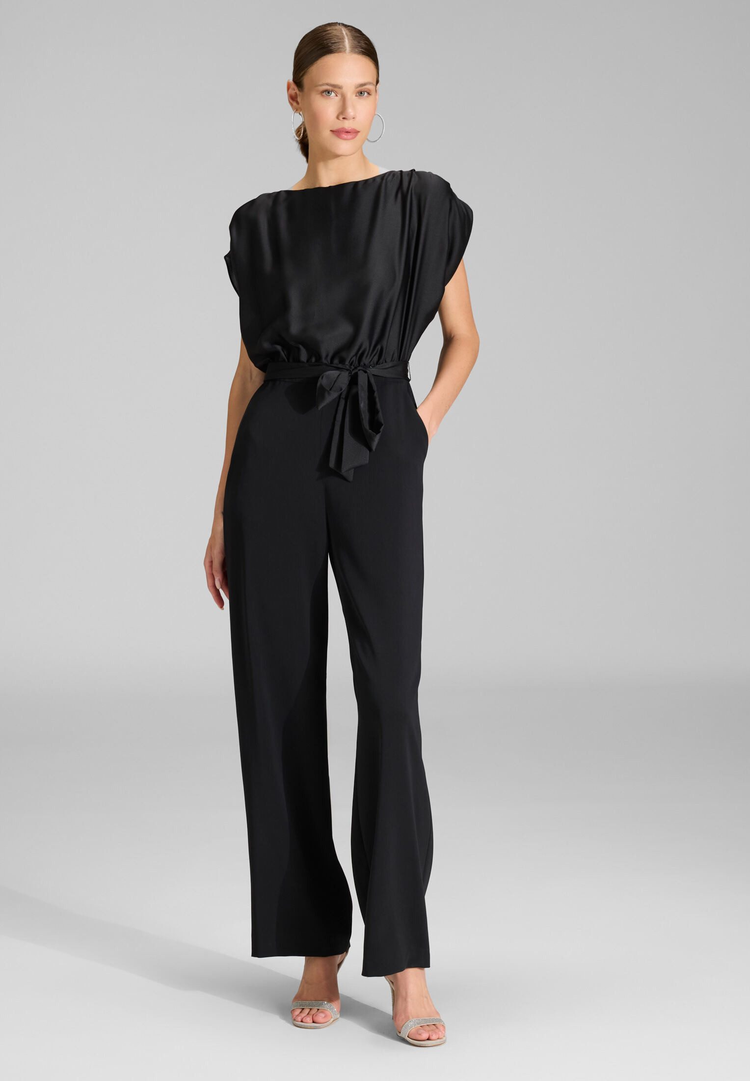 SWING Jumpsuit Jumpsuit aus Material-Mix Oberteil in lockerer Passform mit gerade geschnittener Hose