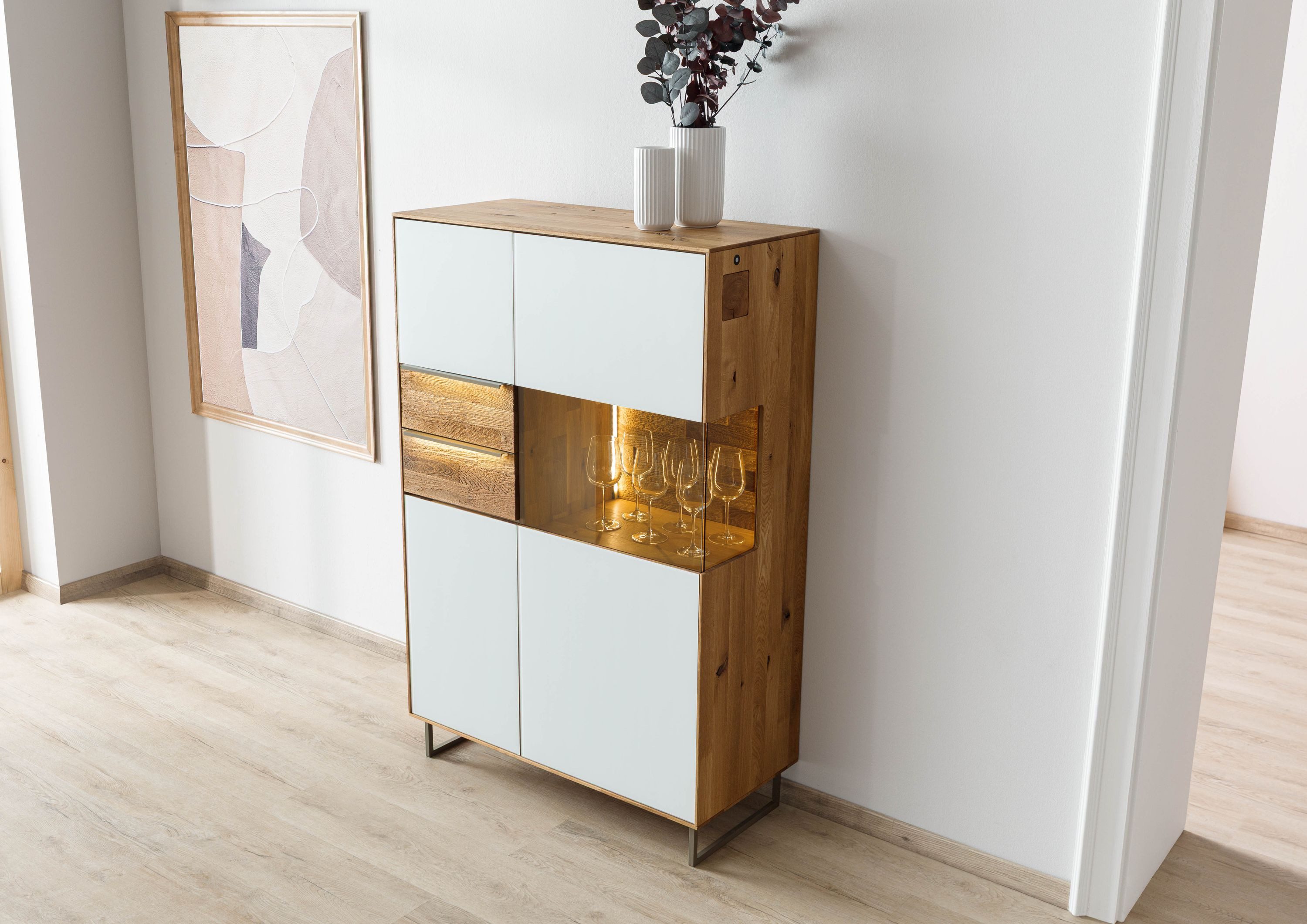Massivmoebel24 Highboard WIEN (Massivholz), Wildeiche 94x43x144 natur geölt / Glas weiß WIEN #125