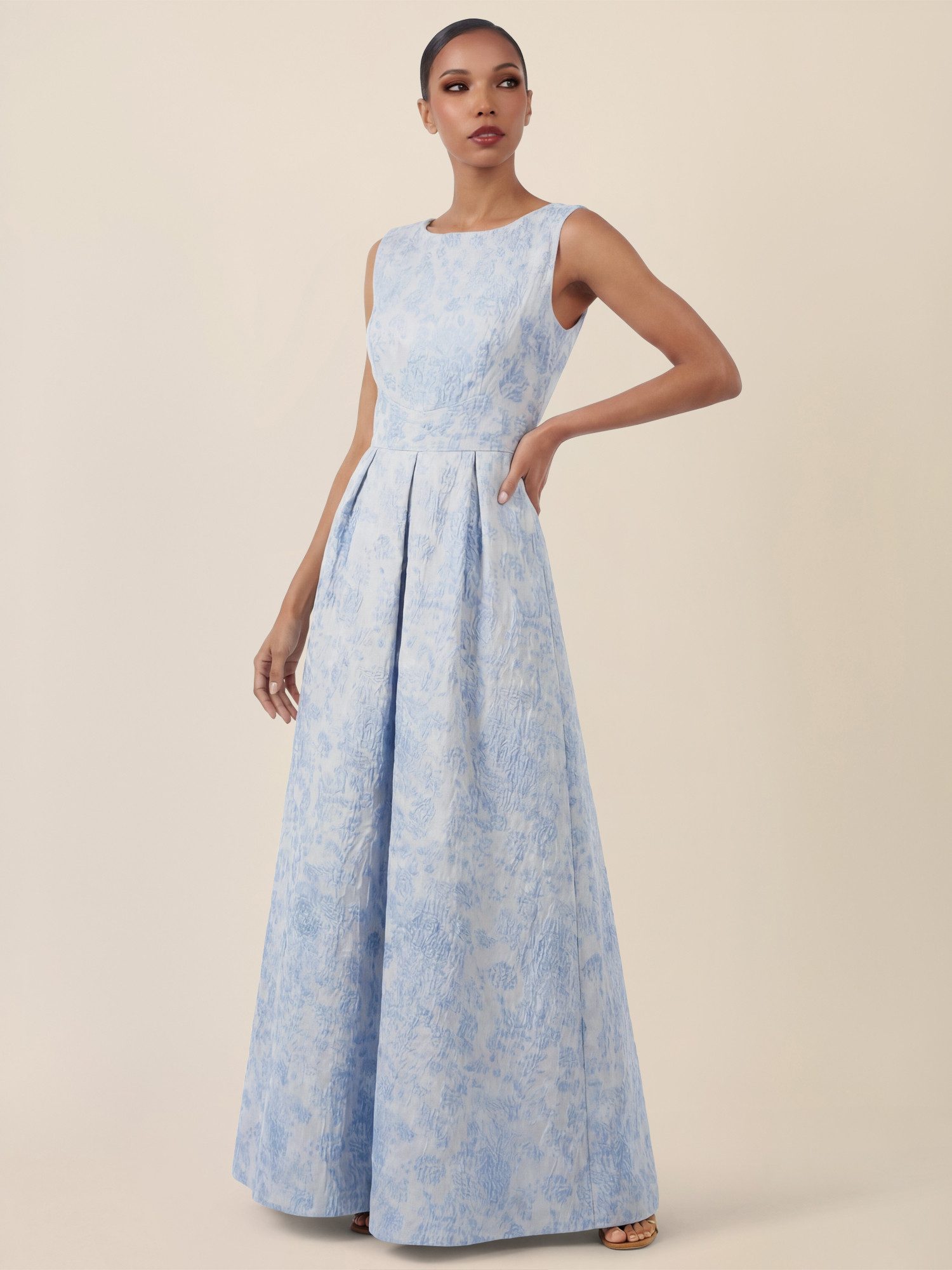 Apart Abendkleid mit floralem Strukturmuster