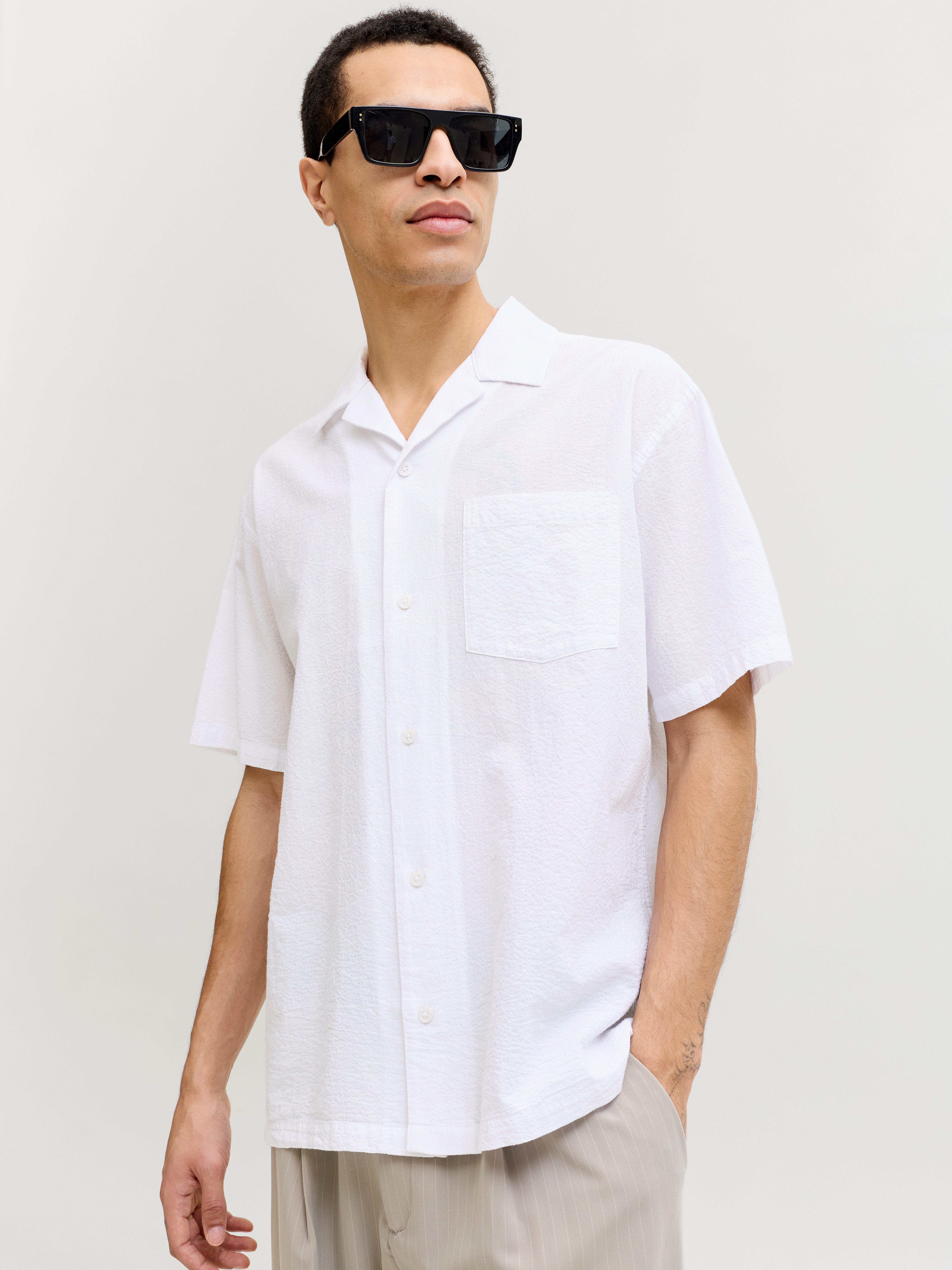 Jack & Jones Kurzarmhemd JPRBLASHAWN SEERSUCKER S/S SHIRT SN mit Brust Tasche