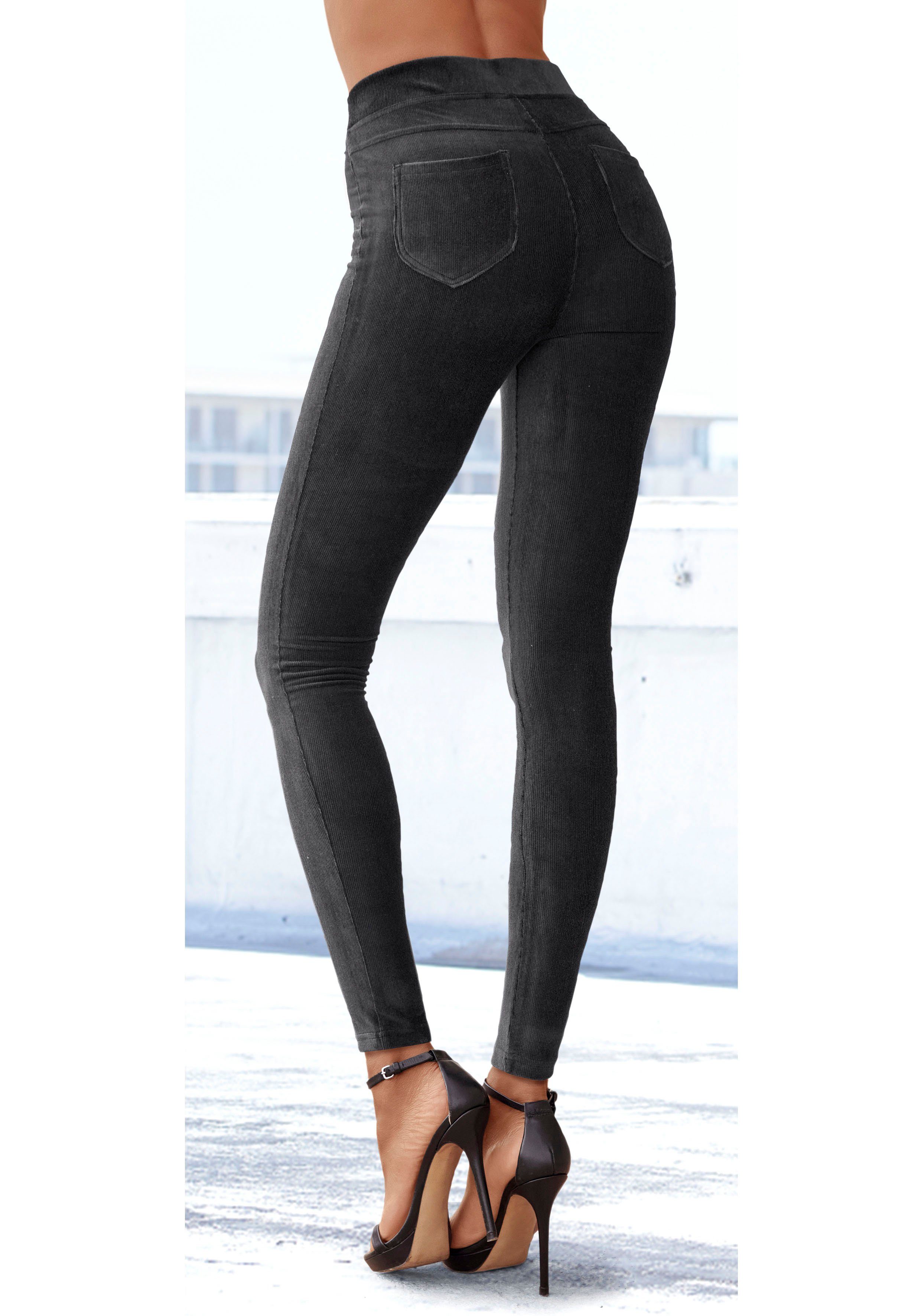 LASCANA Leggings aus weichem Material in Cord-Optik, Loungewear