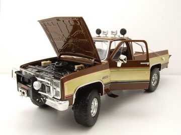 GREENLIGHT collectibles Modellauto GMC K2500 Sierra Grande Pick Up 1982 Ein Colt für alle Fälle Fall Guy, Maßstab 1:18