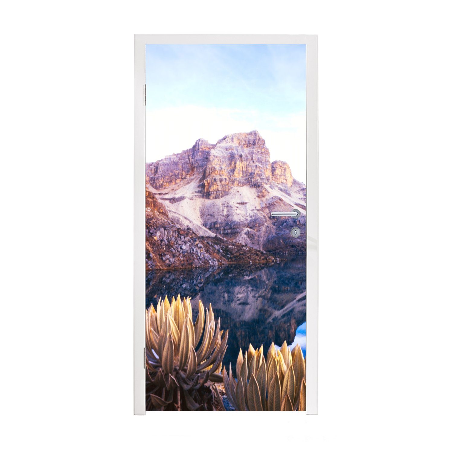 MuchoWow Türtapete Spiegelung eines Berges in Kolumbien, Matt, bedruckt, (1 St), Fototapete für Tür, Türaufkleber, 75x205 cm
