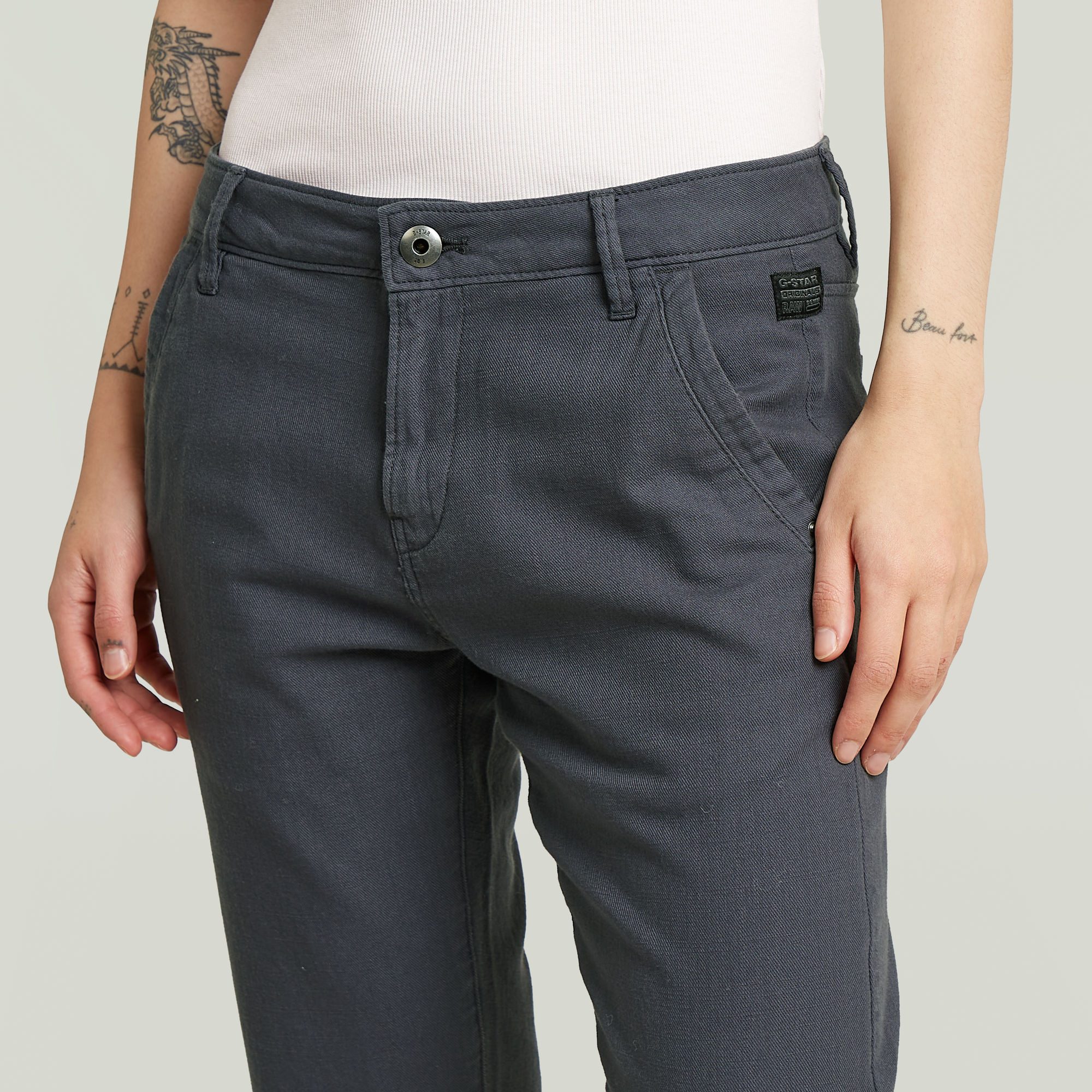 G-STAR Chinohose Kate Chino Boyfriend mit Relaxed Fit an Hüfte und Oberschenkeln