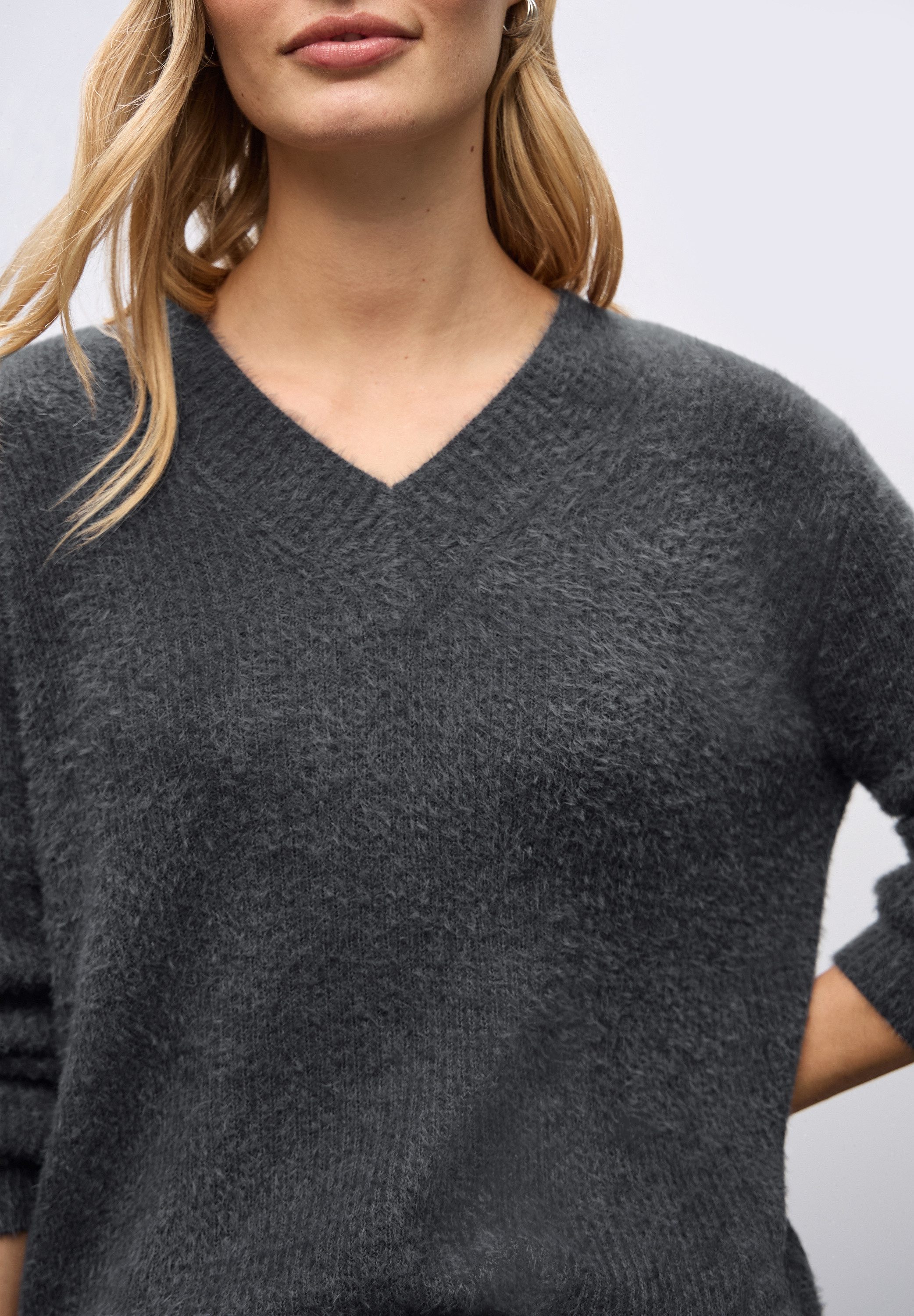 STREET ONE V-Ausschnitt-Pullover mit Rippbündchen