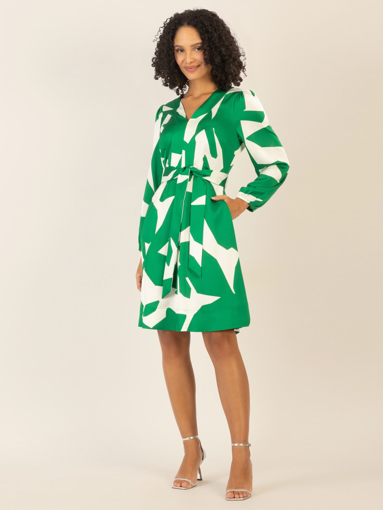 Apart Sommerkleid mit allover Druck und günstig online kaufen