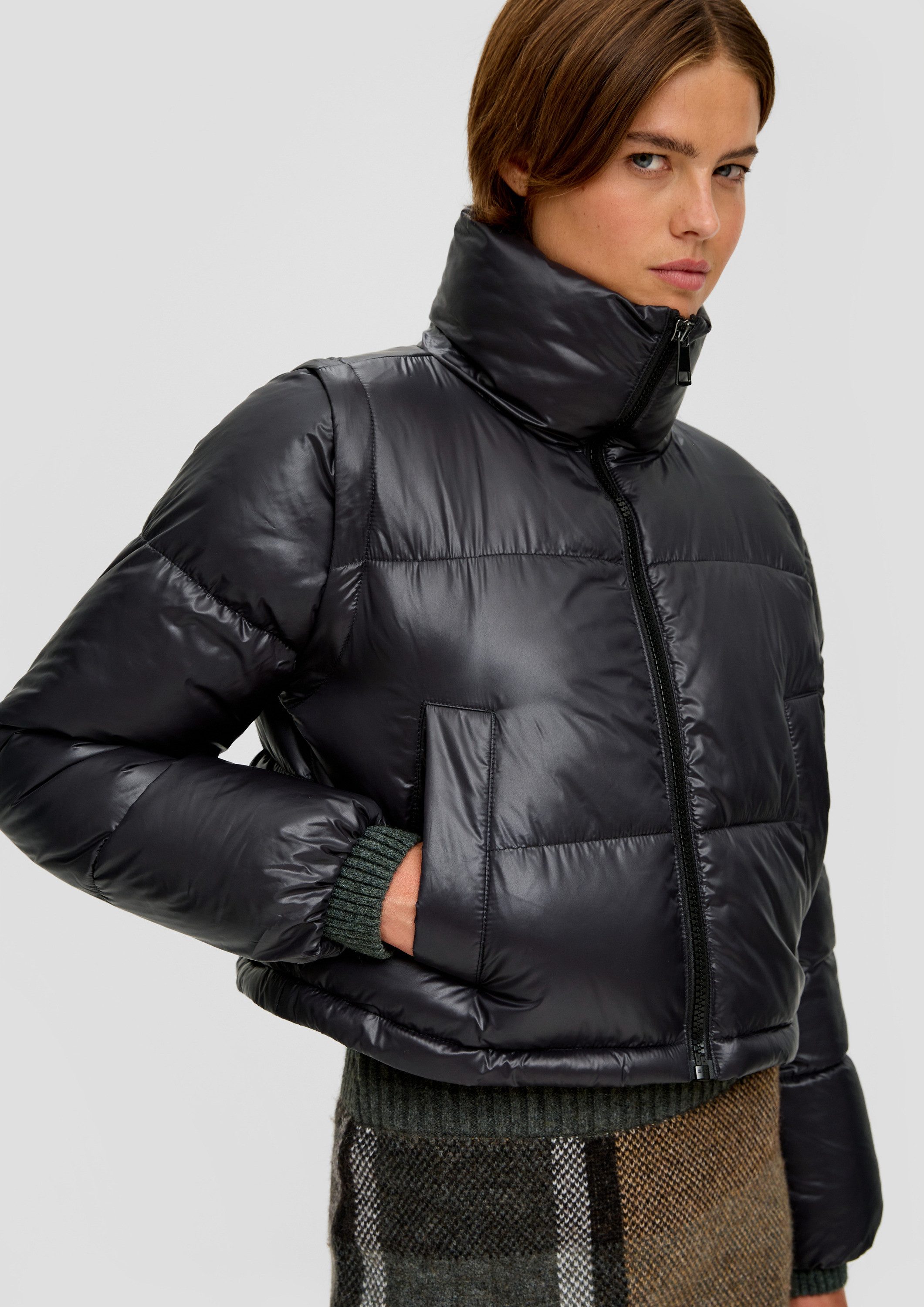 s.Oliver Winterjacke Outdoor-Jacke Kurze Pufferjacke mit abnehmbaren Ärmeln