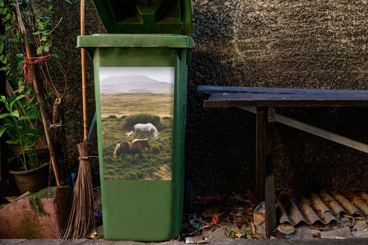 Gras MuchoWow Wandsticker Sticker, - St), Pferde Abfalbehälter (1 Container, Mülltonne, Mülleimer-aufkleber, - Weiß