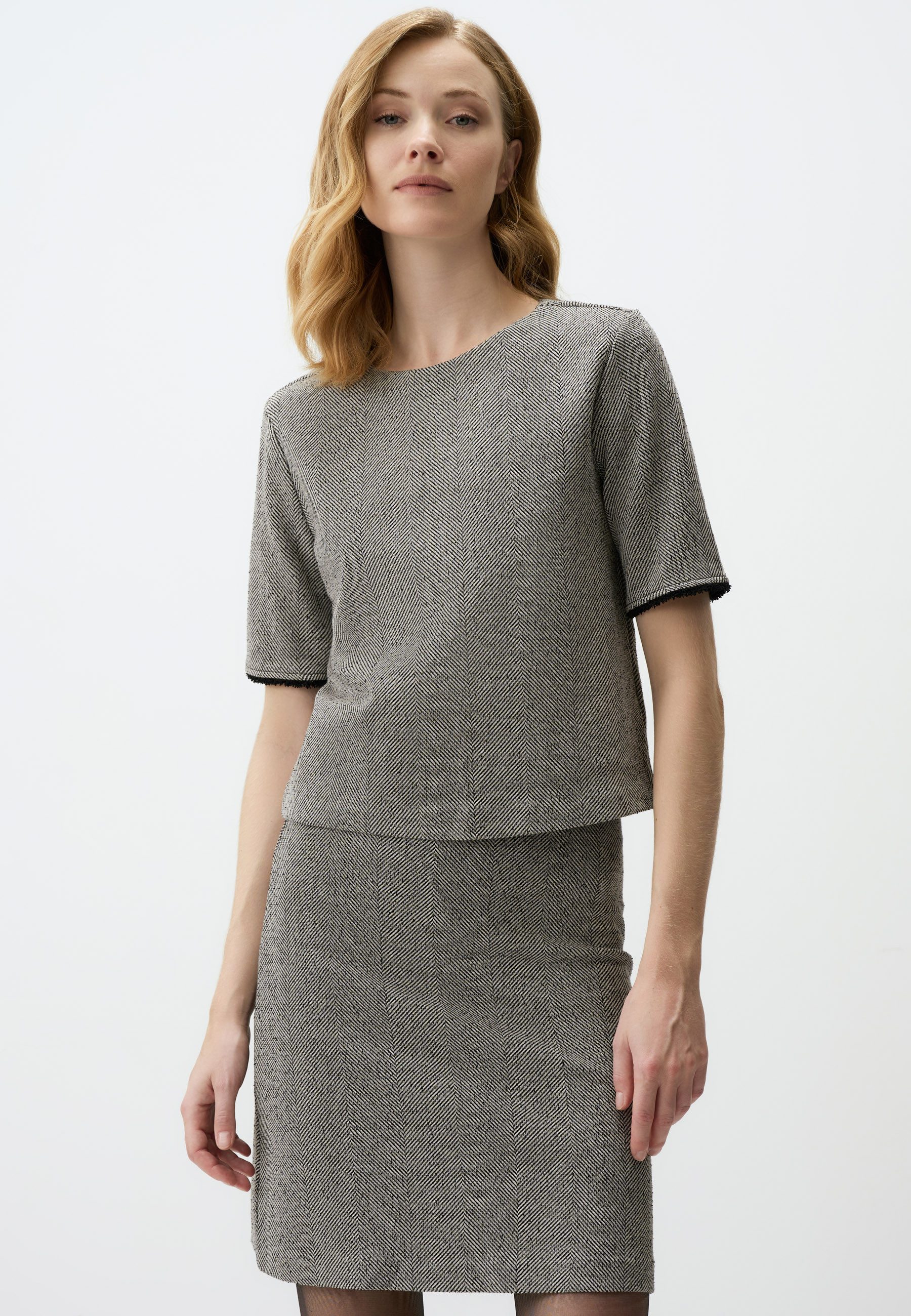 Blusentop Elegante Graue Bluse Mit Fischgrätenmuster Und Kurzen Ärmeln