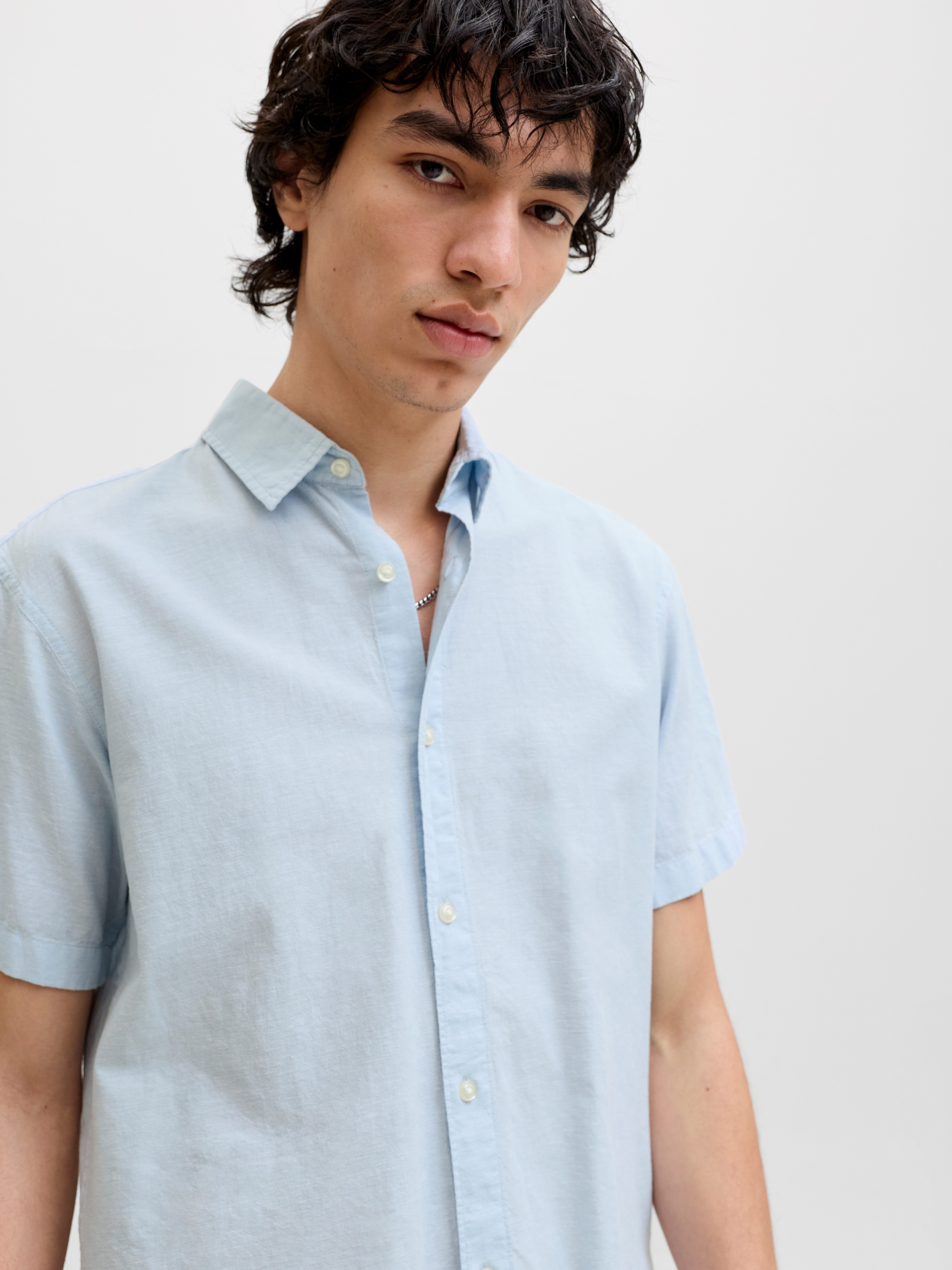 Jack & Jones Kurzarmhemd JJEBREEZE LINEN BLEND SHIRT S/S SN mit Leinen
