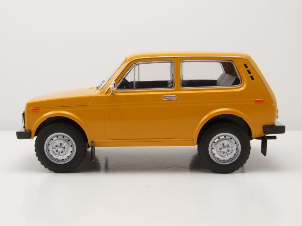 Generisch Lada Niva Grün Ab 1976 1/18 Model Car Group Modell Auto