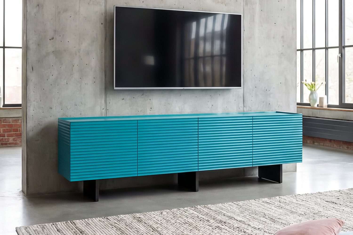 KAWOLA Lowboard LYNN modernes TV-Board, viel Stauraum, 4 Türen lackiert petrol, Einlegeböden verstellbar