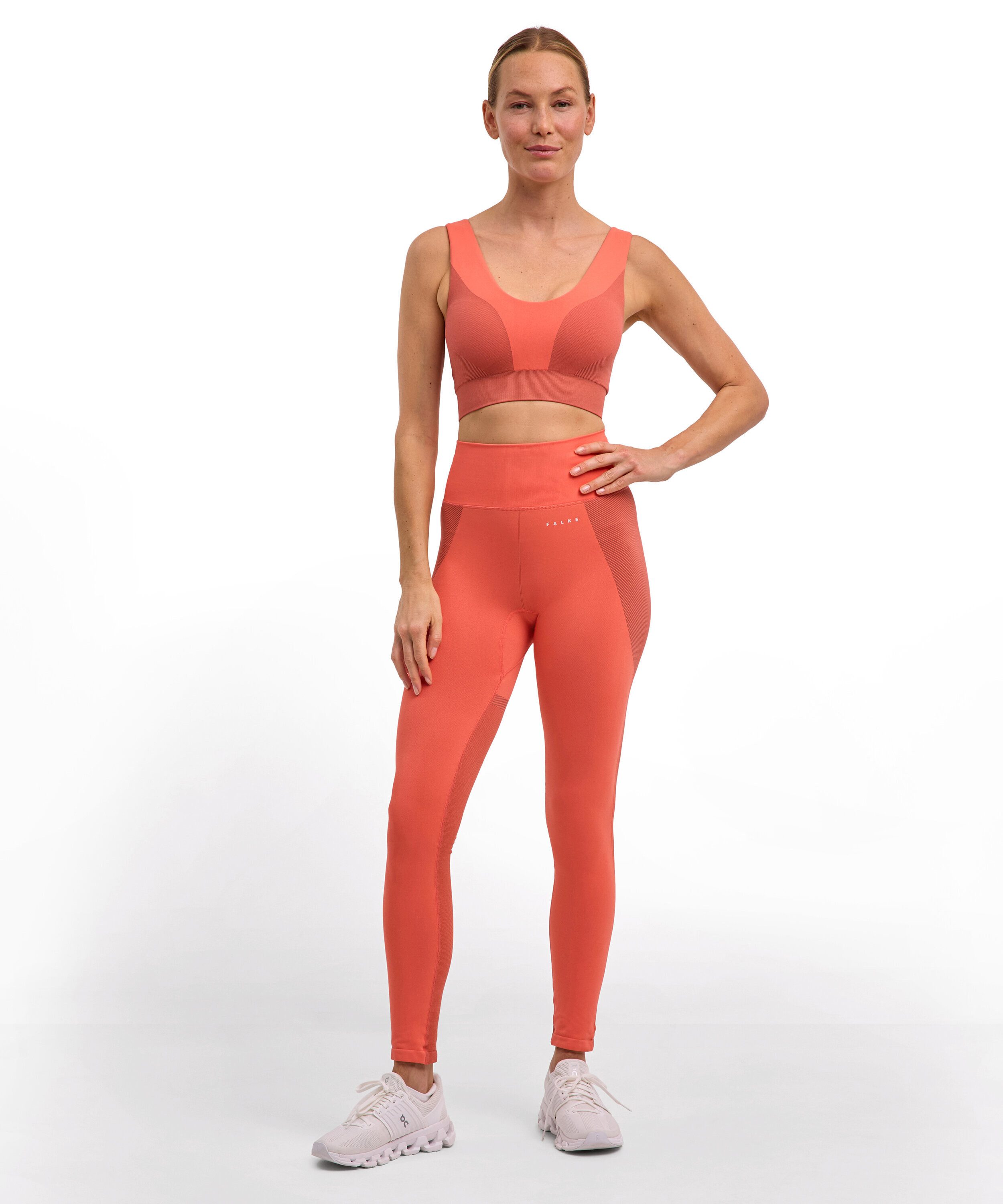 FALKE Sport-BH Seamless Shape Sport-BH (1-tlg., 1) mit leichtem Halt und herausnehmbaren Pads