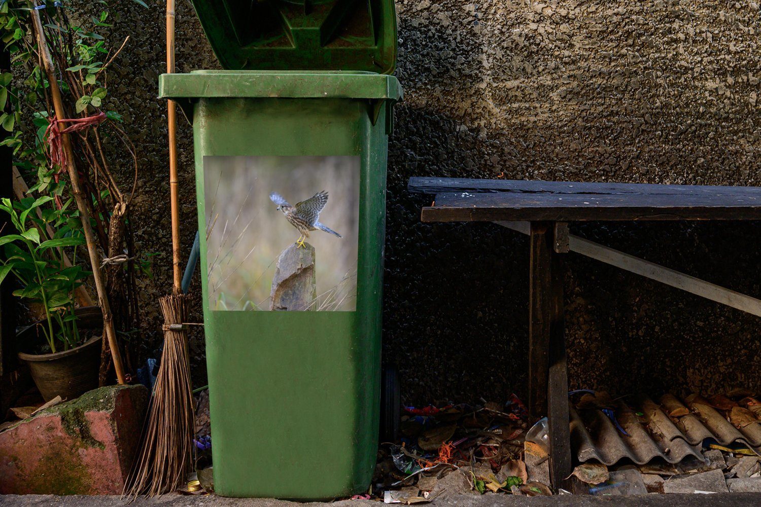 Mülltonne, Flügeln MuchoWow Mülleimer-aufkleber, Sticker, den (1 Merlin St), mit Abfalbehälter Container, schlägt Wandsticker